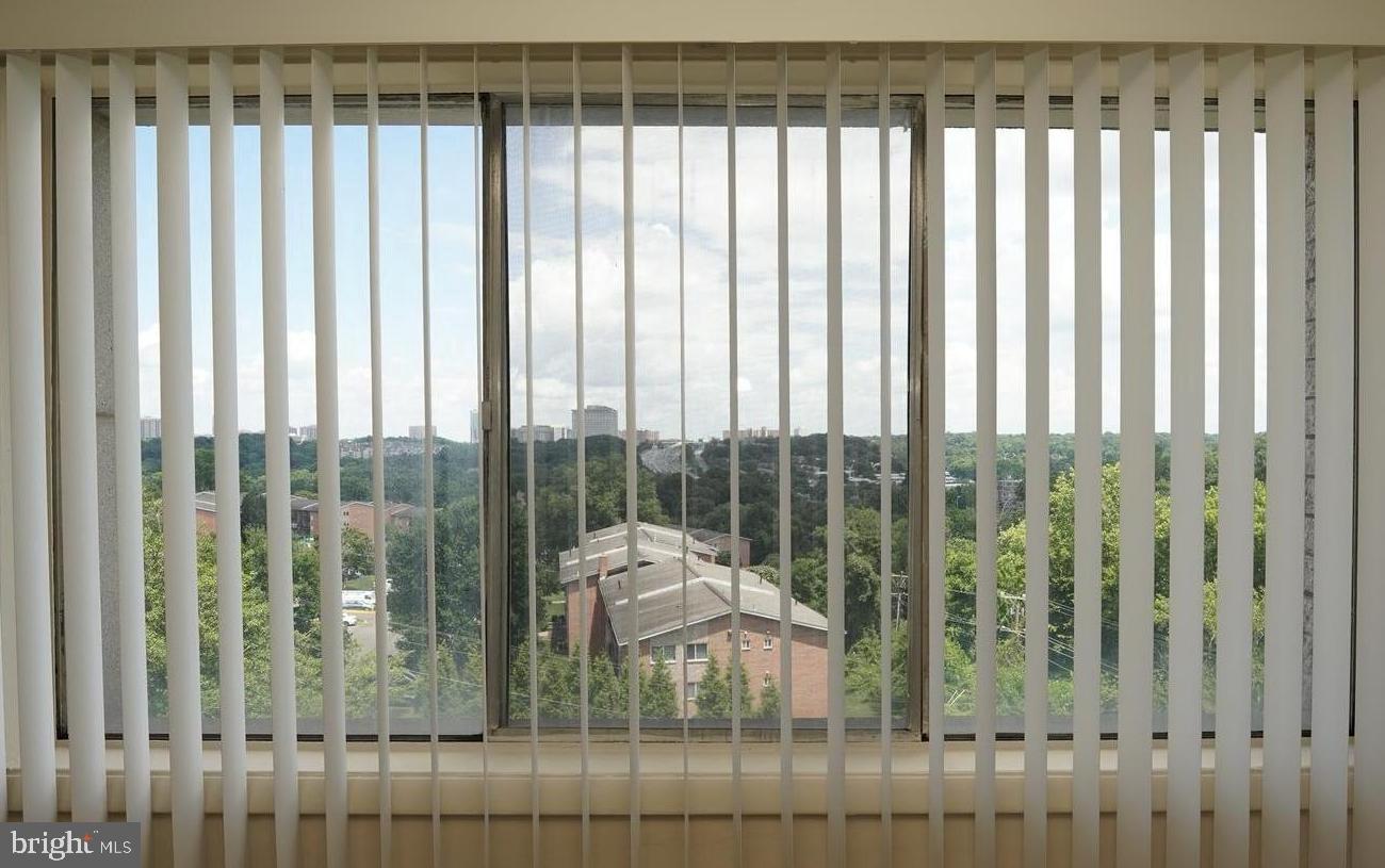 THE SEASONS - Residential