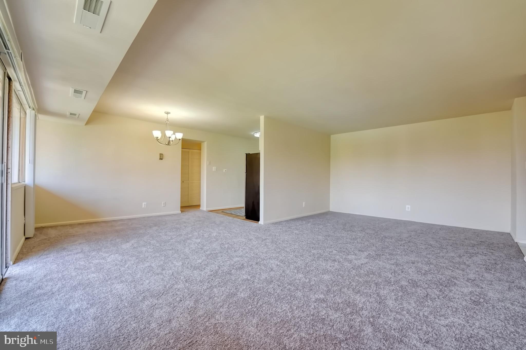 THE SEASONS - Residential