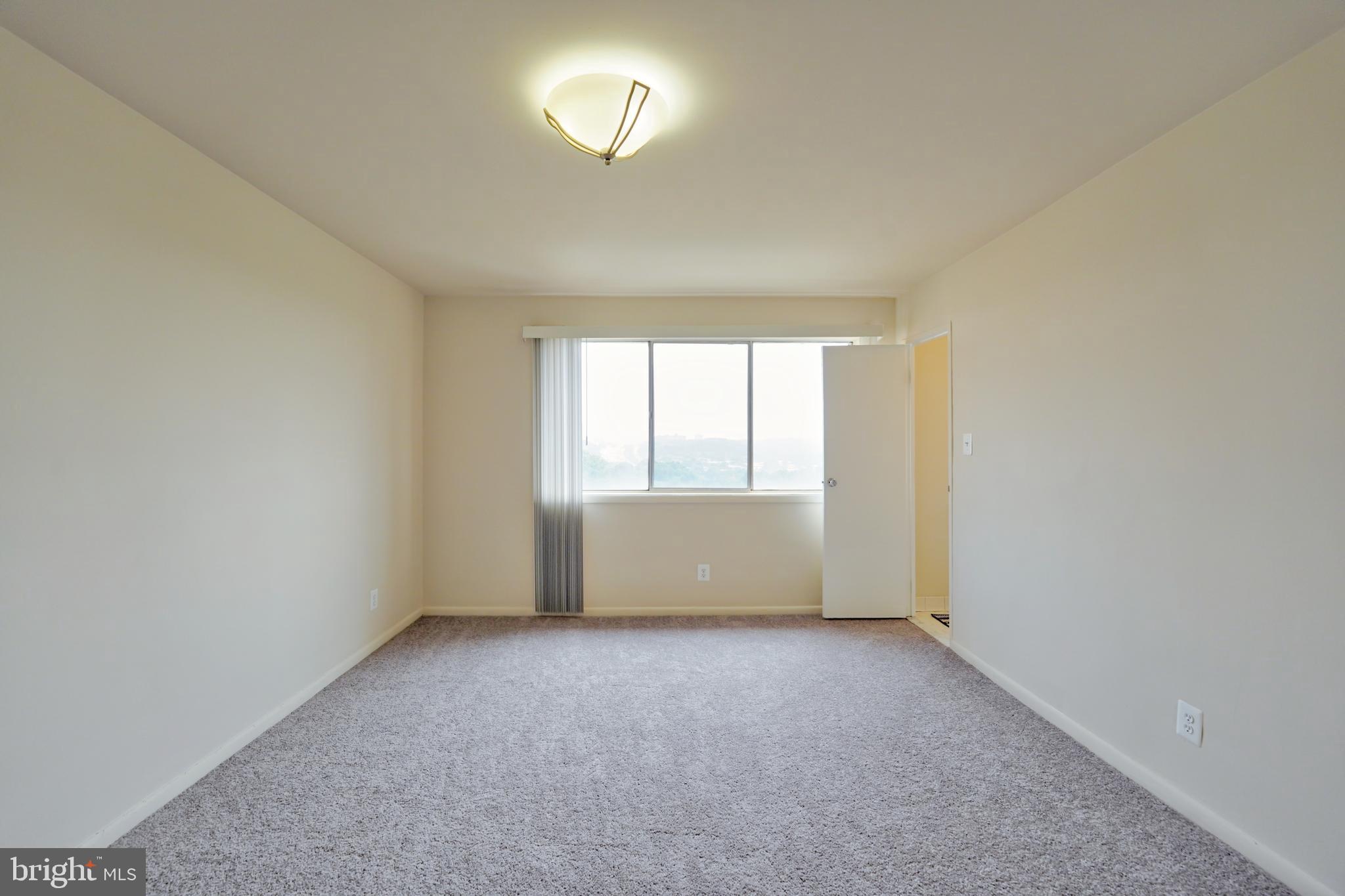 THE SEASONS - Residential