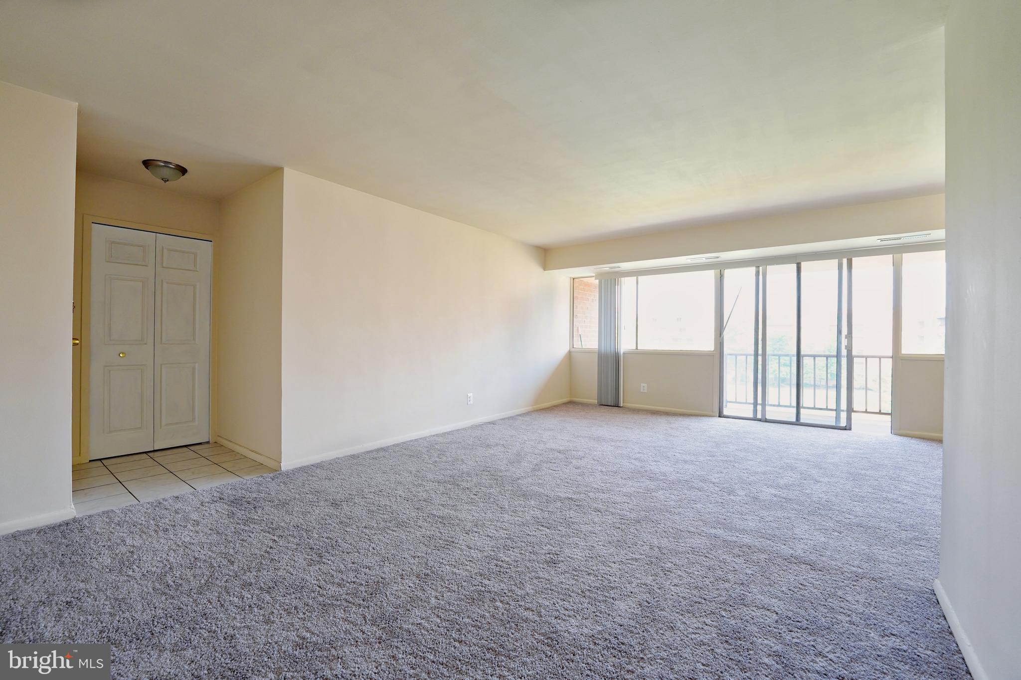 THE SEASONS - Residential