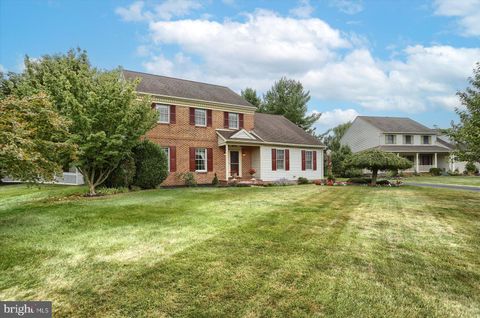 Photo of 2005 CHAPEL FORGE DR, LANCASTER, PA 17601 (MLS # PALA2039364)