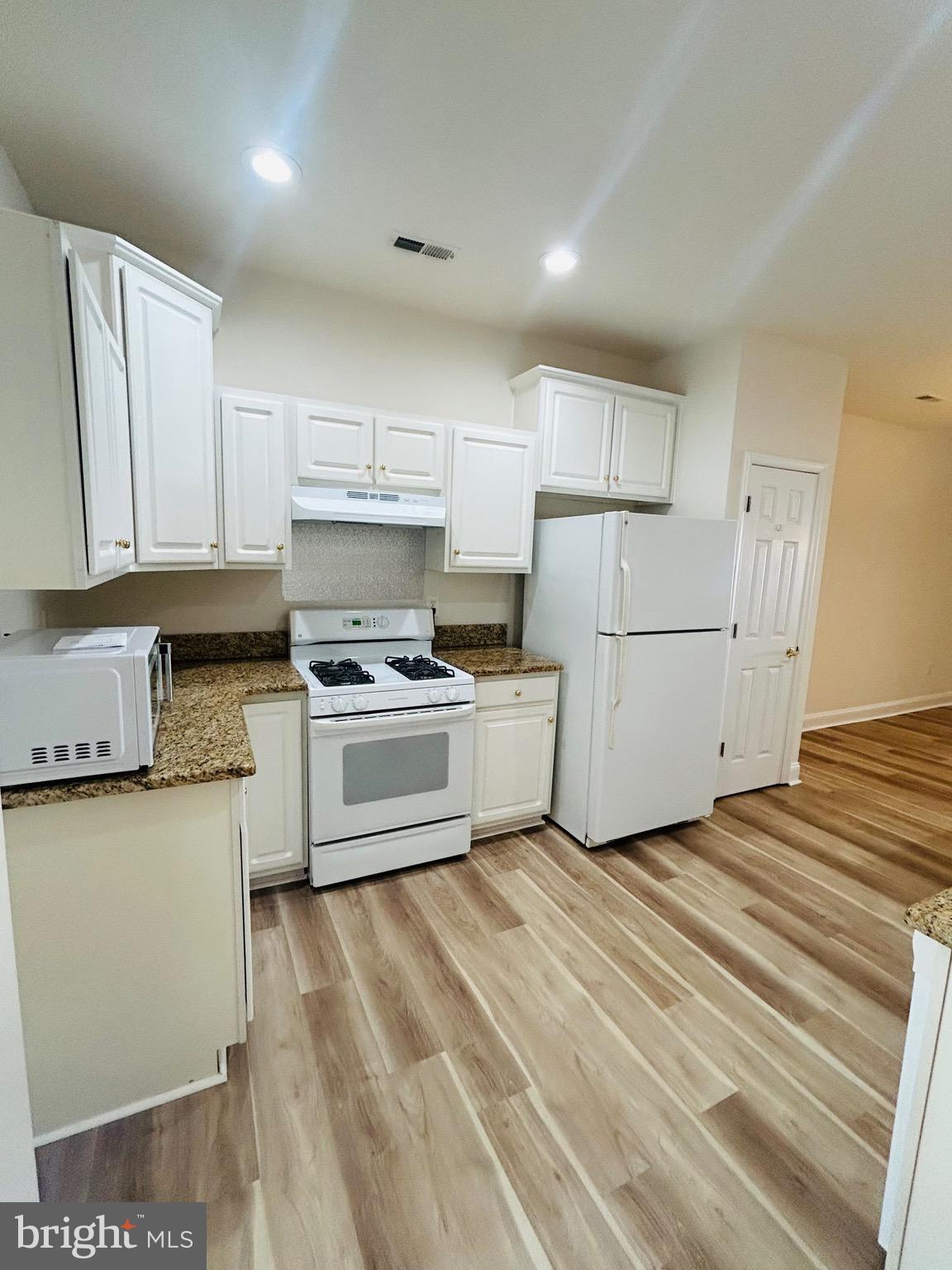 AUTUMN GLEN - Residential Lease
