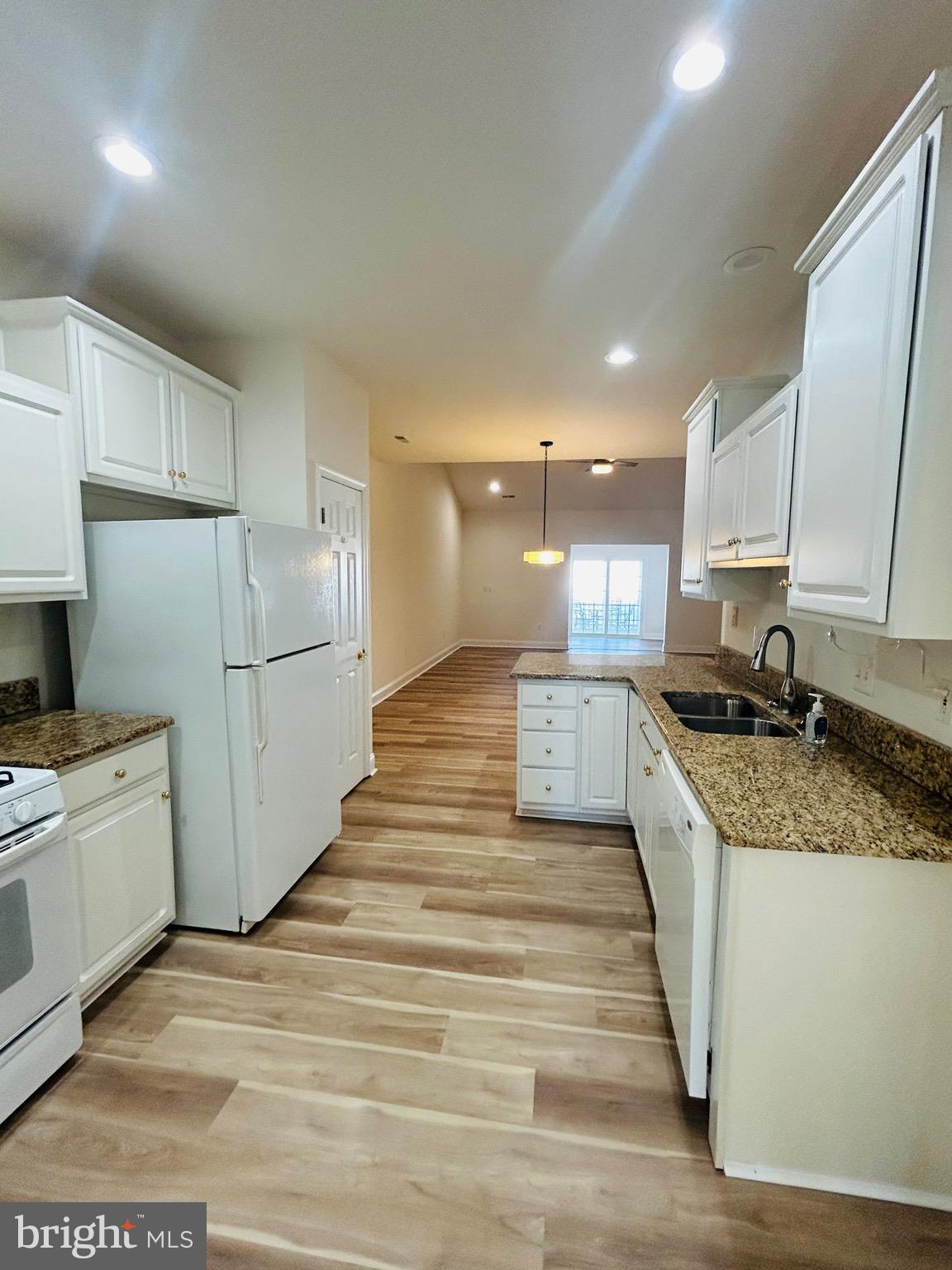 AUTUMN GLEN - Residential Lease