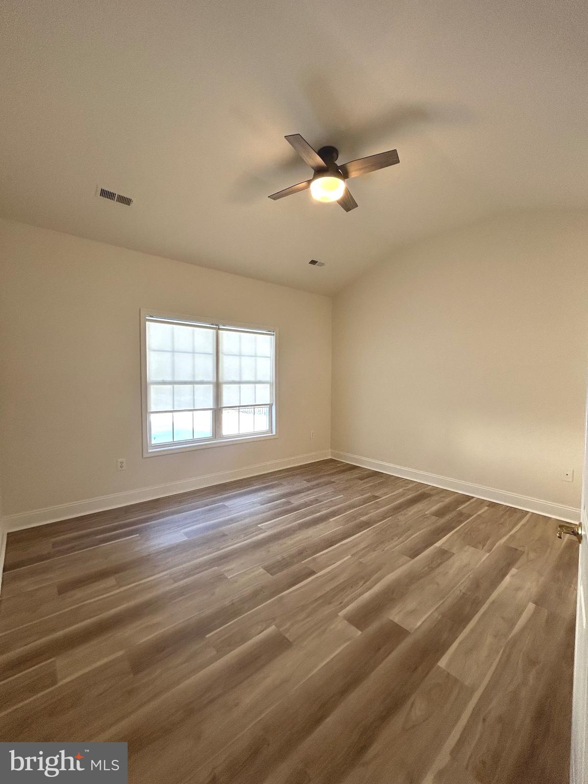 AUTUMN GLEN - Residential Lease
