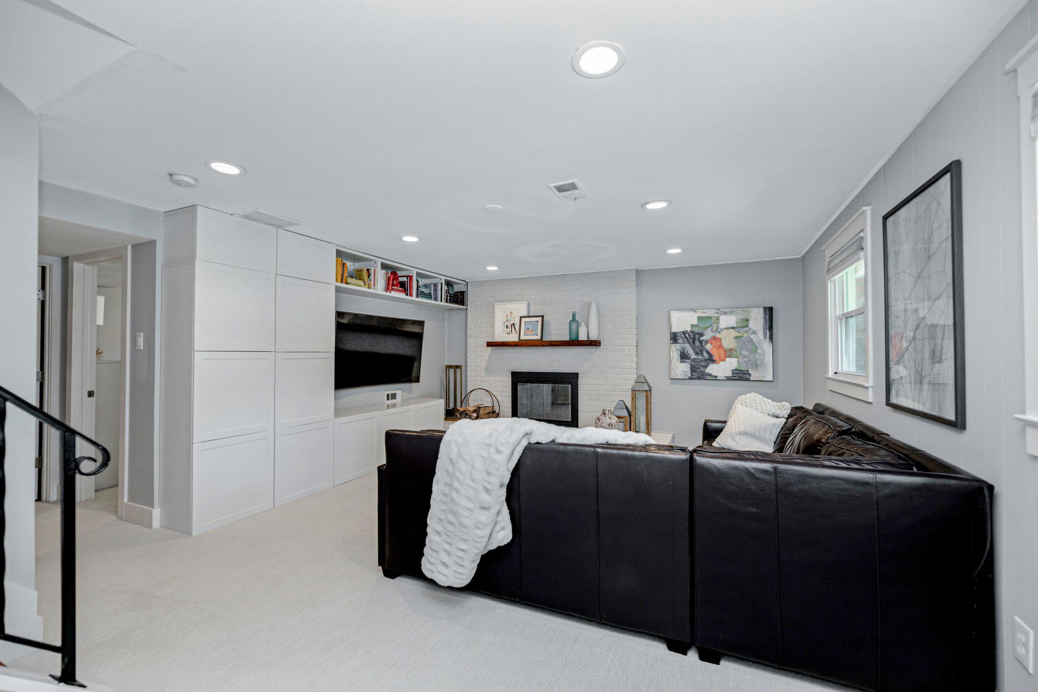 ROLLING VALLEY WEST - Residential