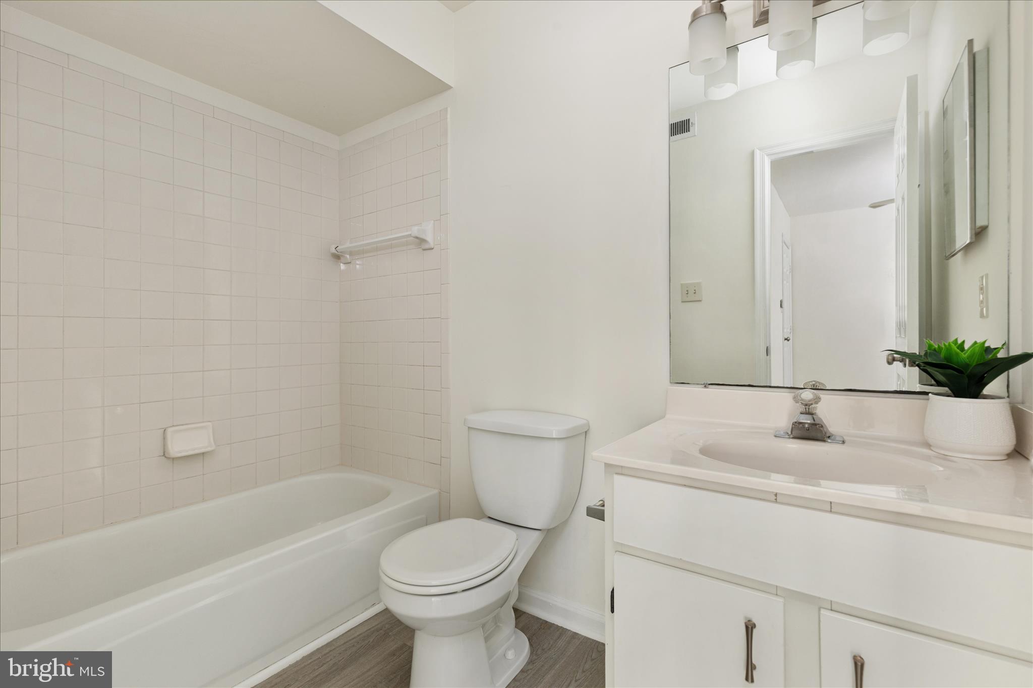 SARATOGA SPRINGS - Residential