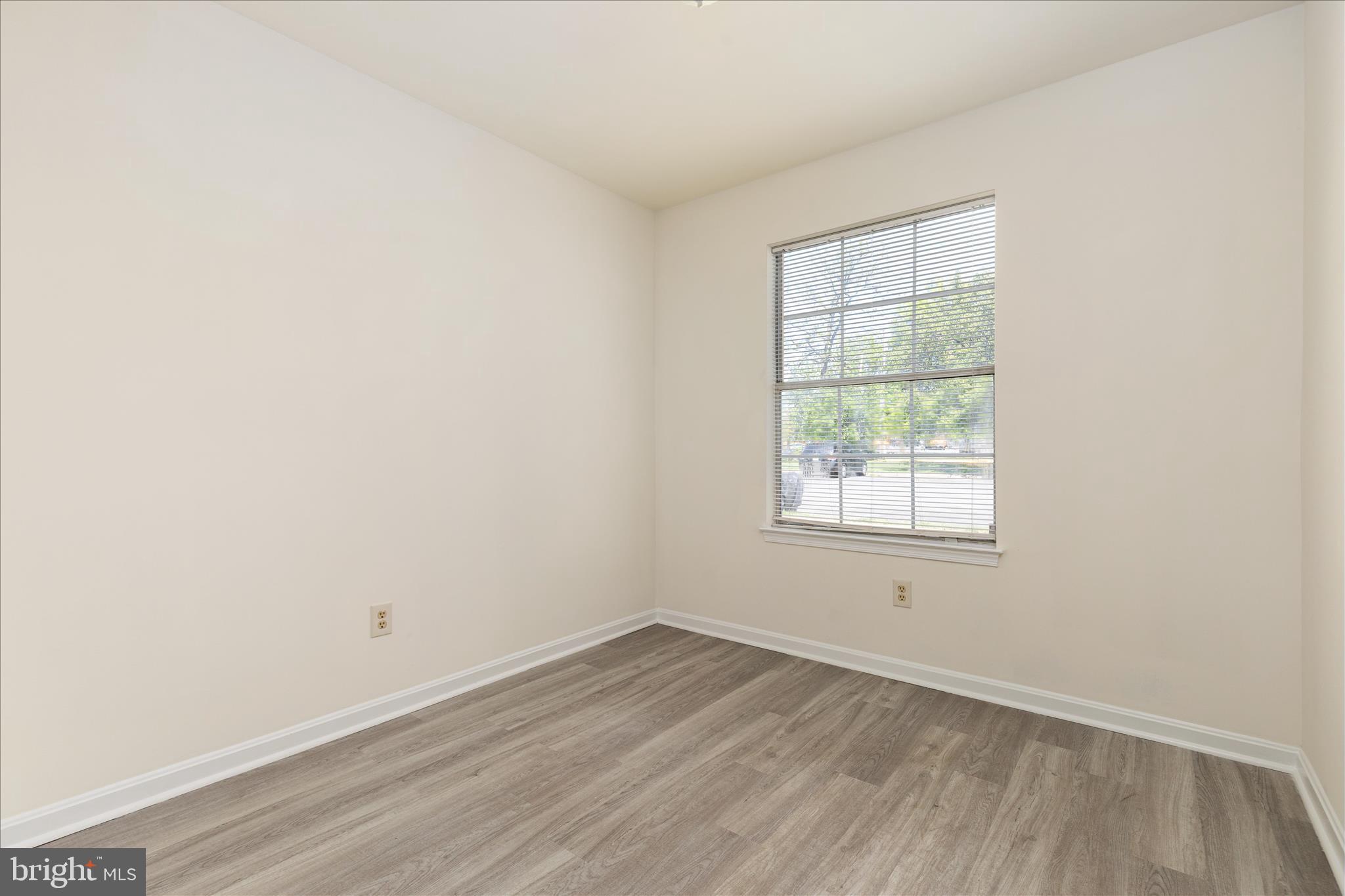 SARATOGA SPRINGS - Residential