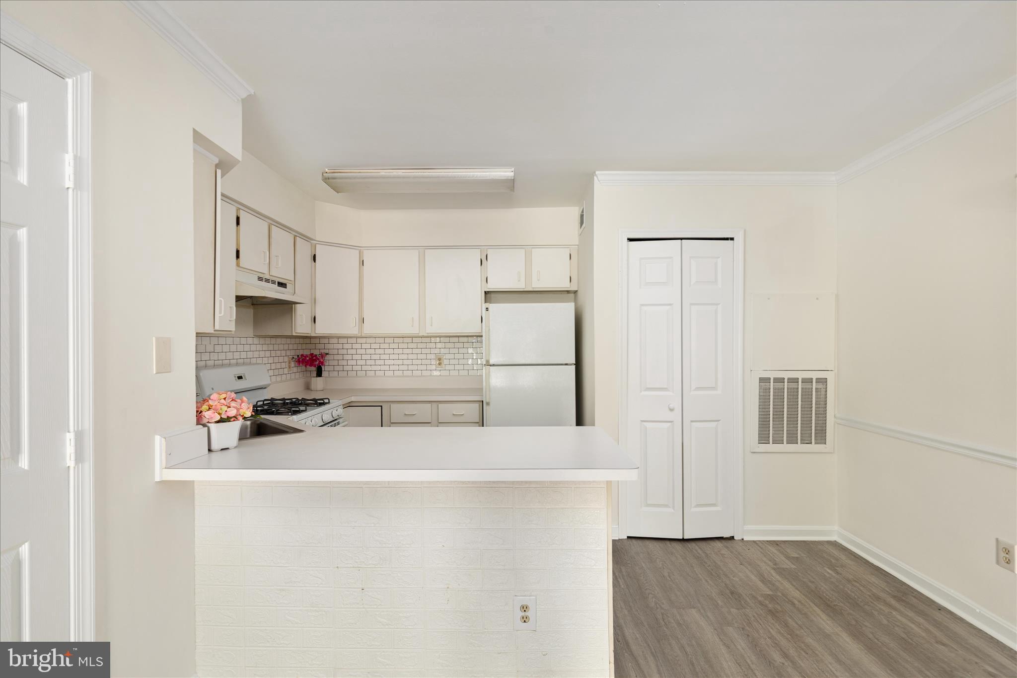 SARATOGA SPRINGS - Residential