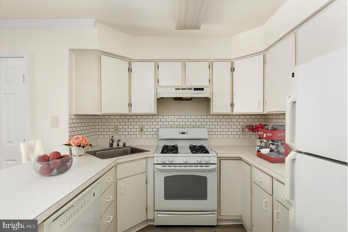 SARATOGA SPRINGS - Residential