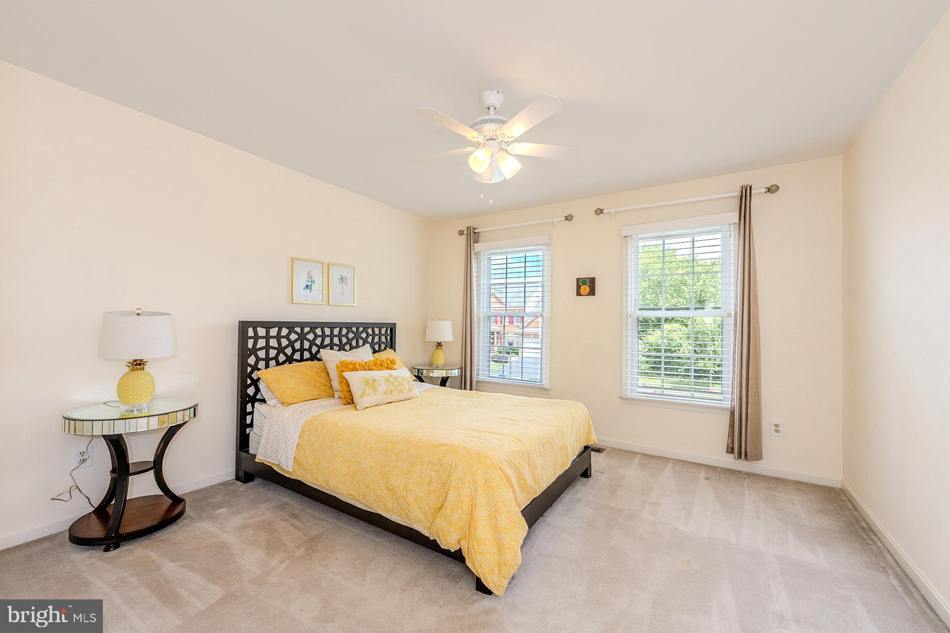 ASHBURN VILLAGE - Residential