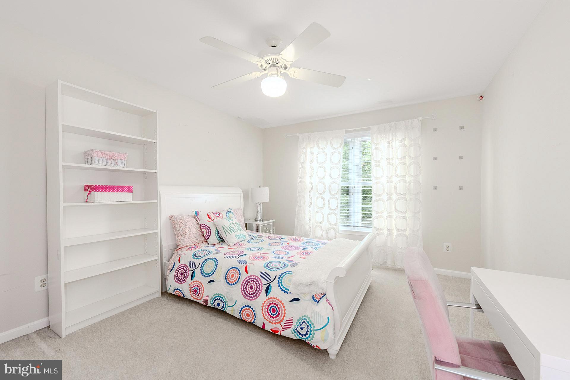 ASHBURN VILLAGE - Residential