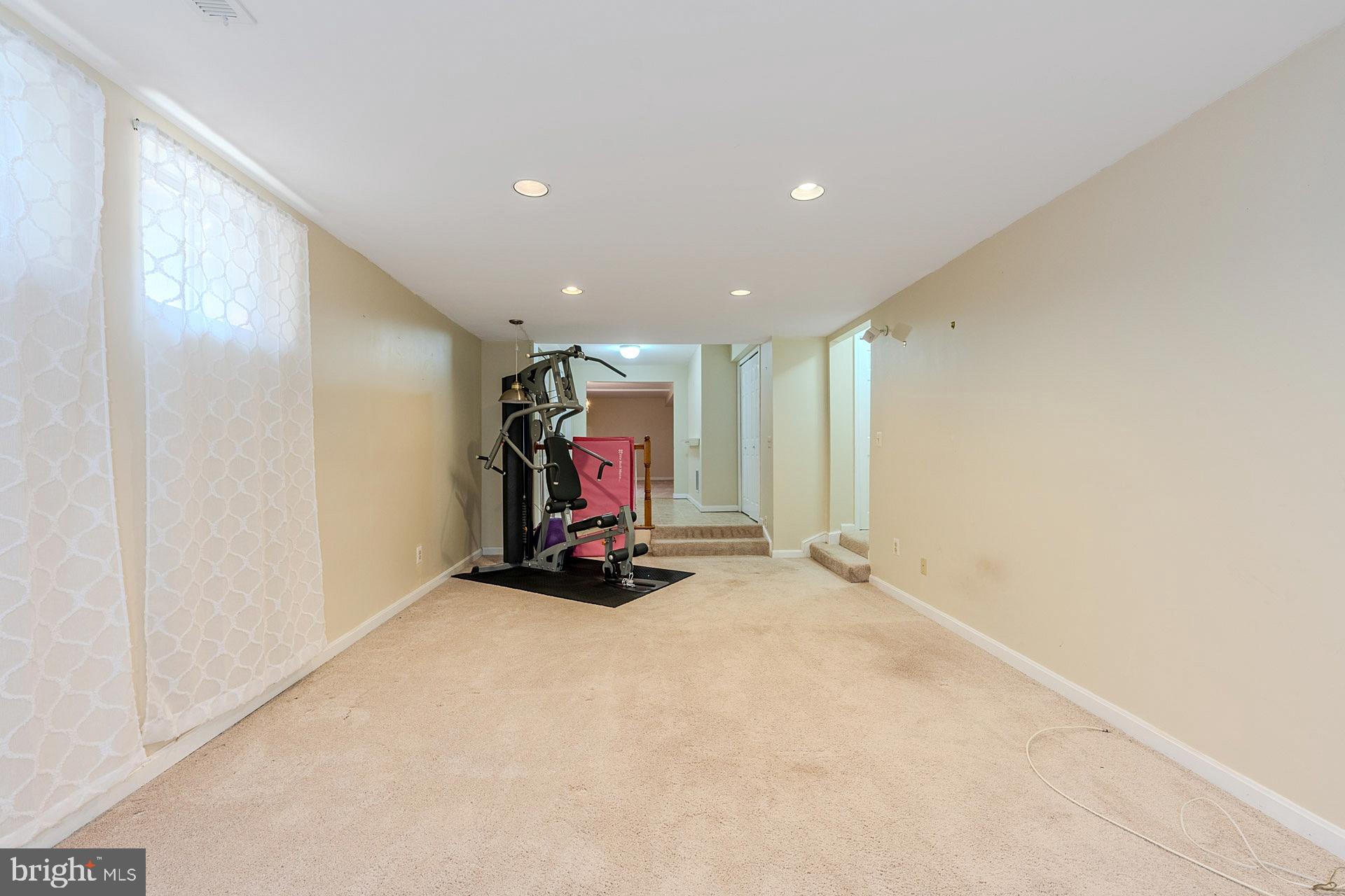 ASHBURN VILLAGE - Residential