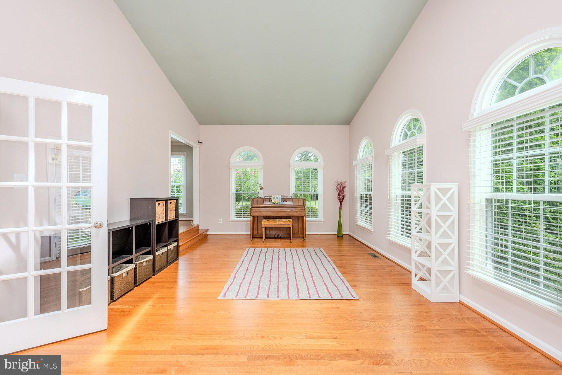 ASHBURN VILLAGE - Residential