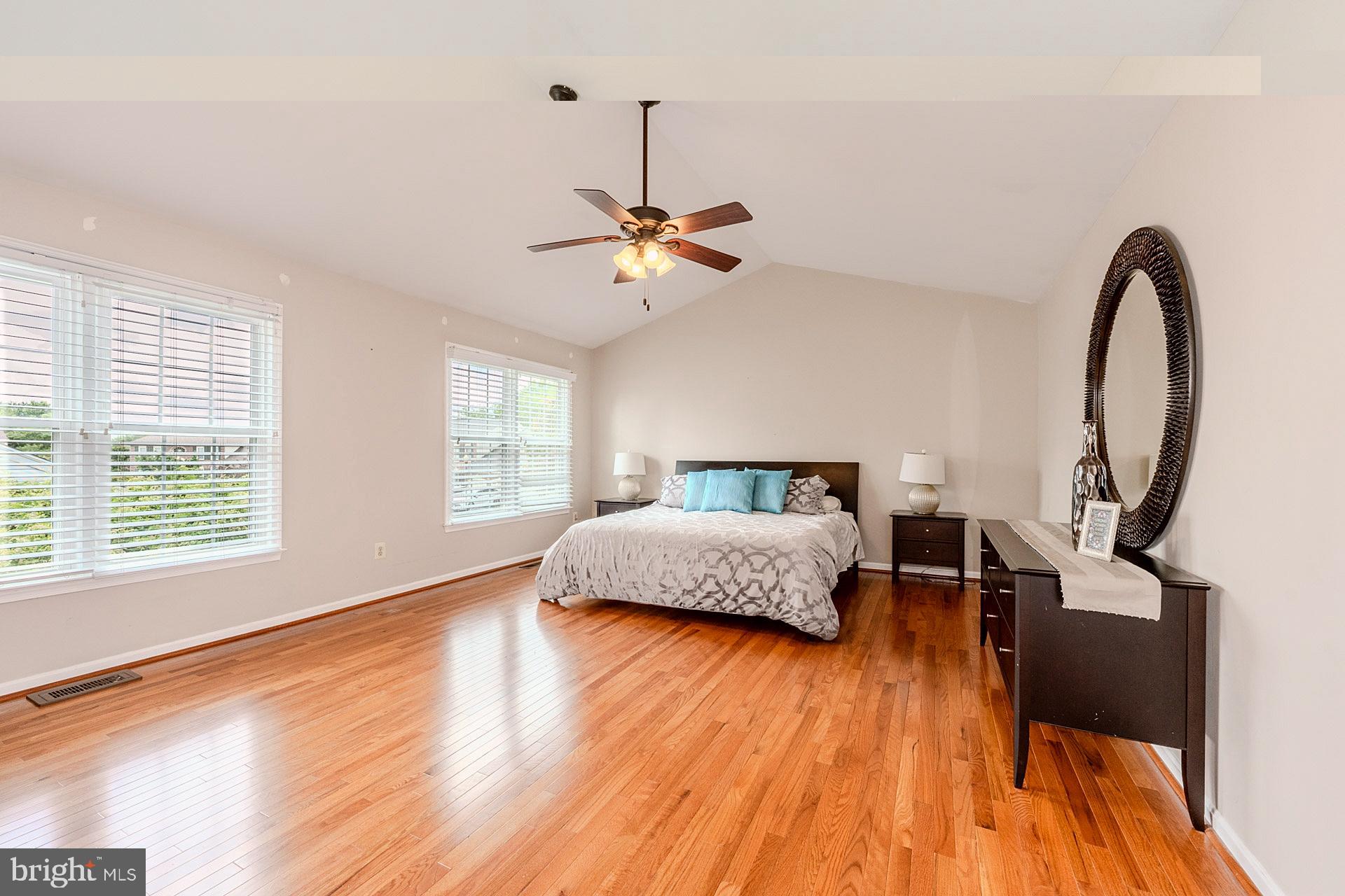 ASHBURN VILLAGE - Residential