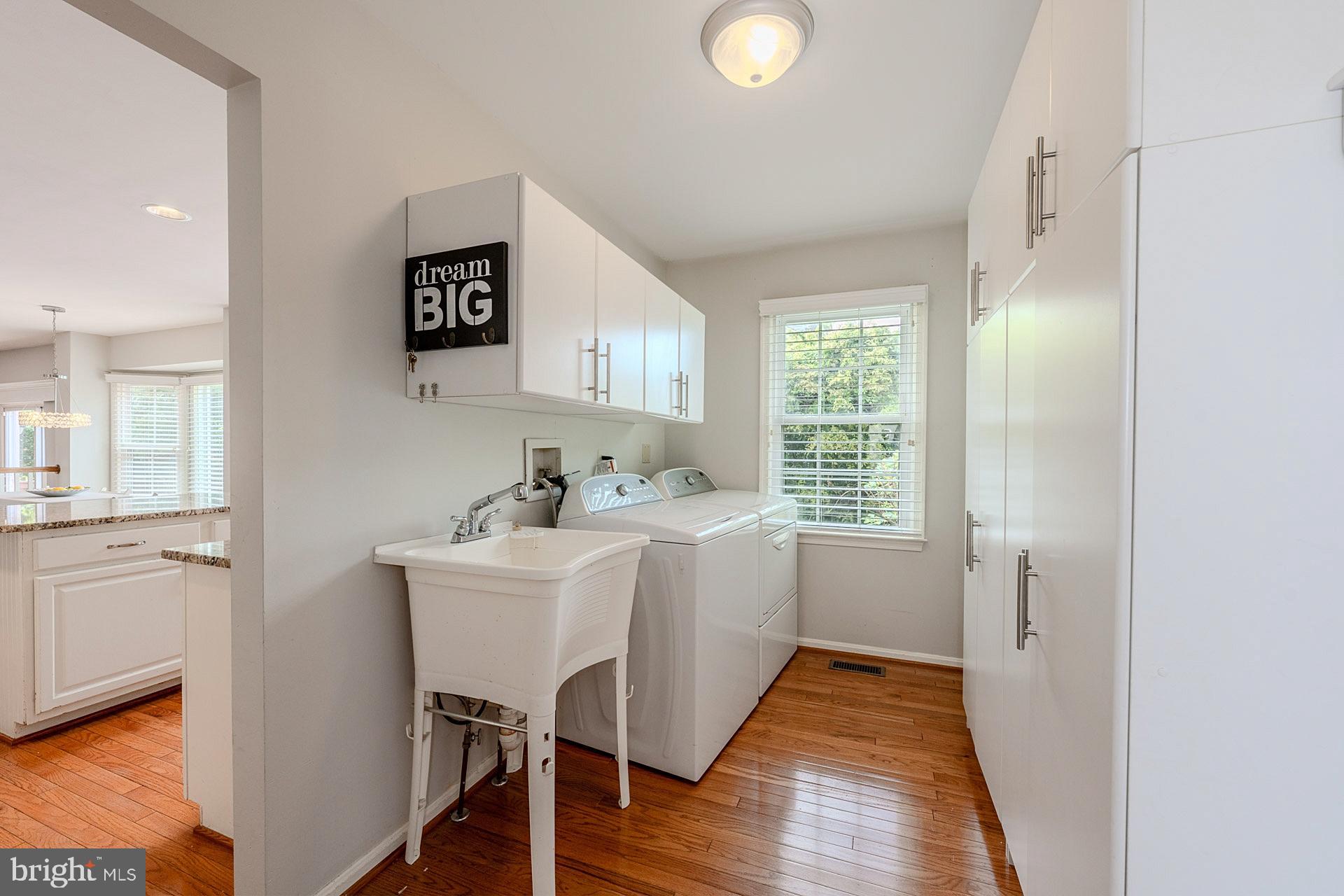 ASHBURN VILLAGE - Residential