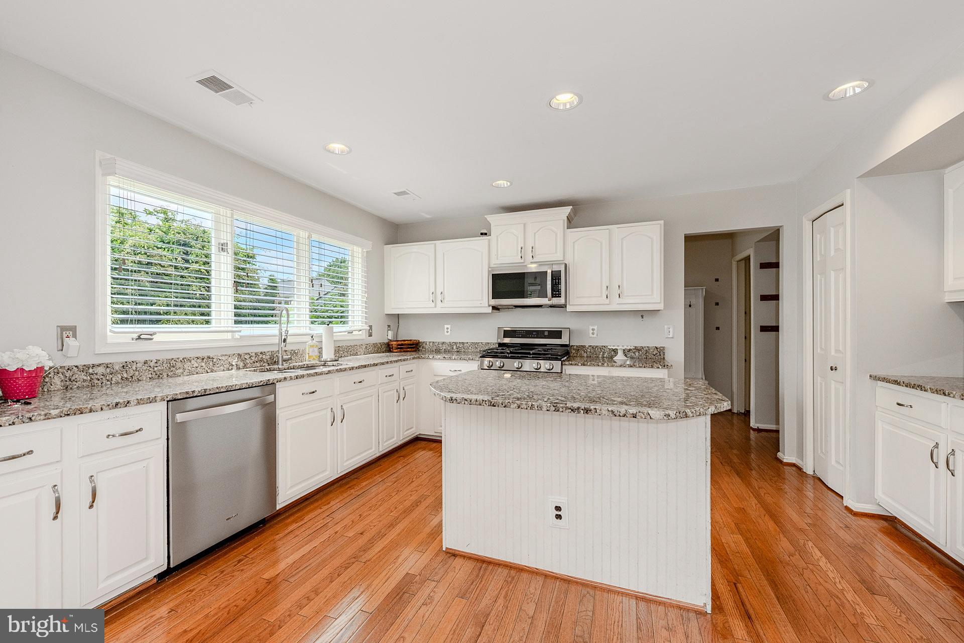 ASHBURN VILLAGE - Residential