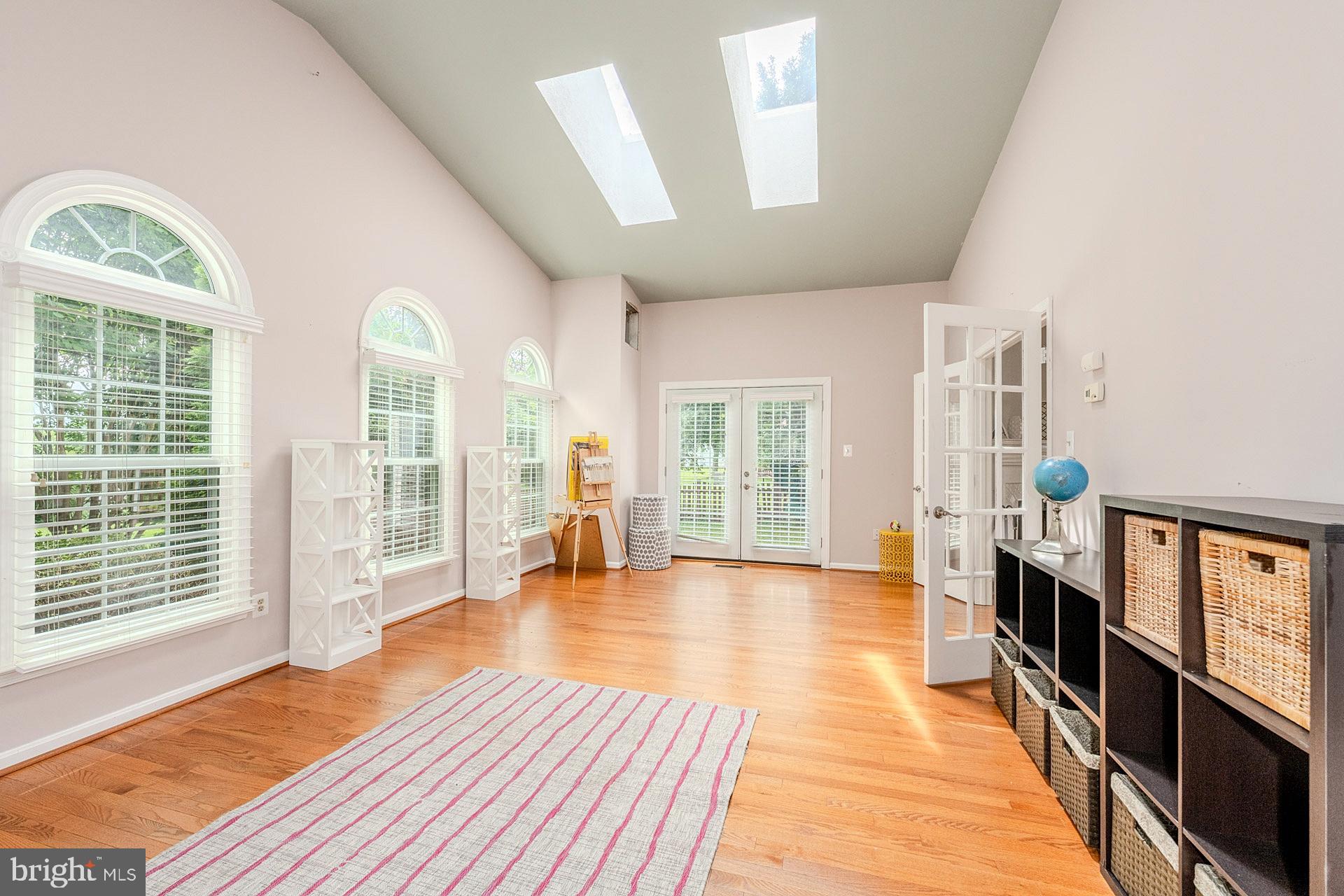 ASHBURN VILLAGE - Residential