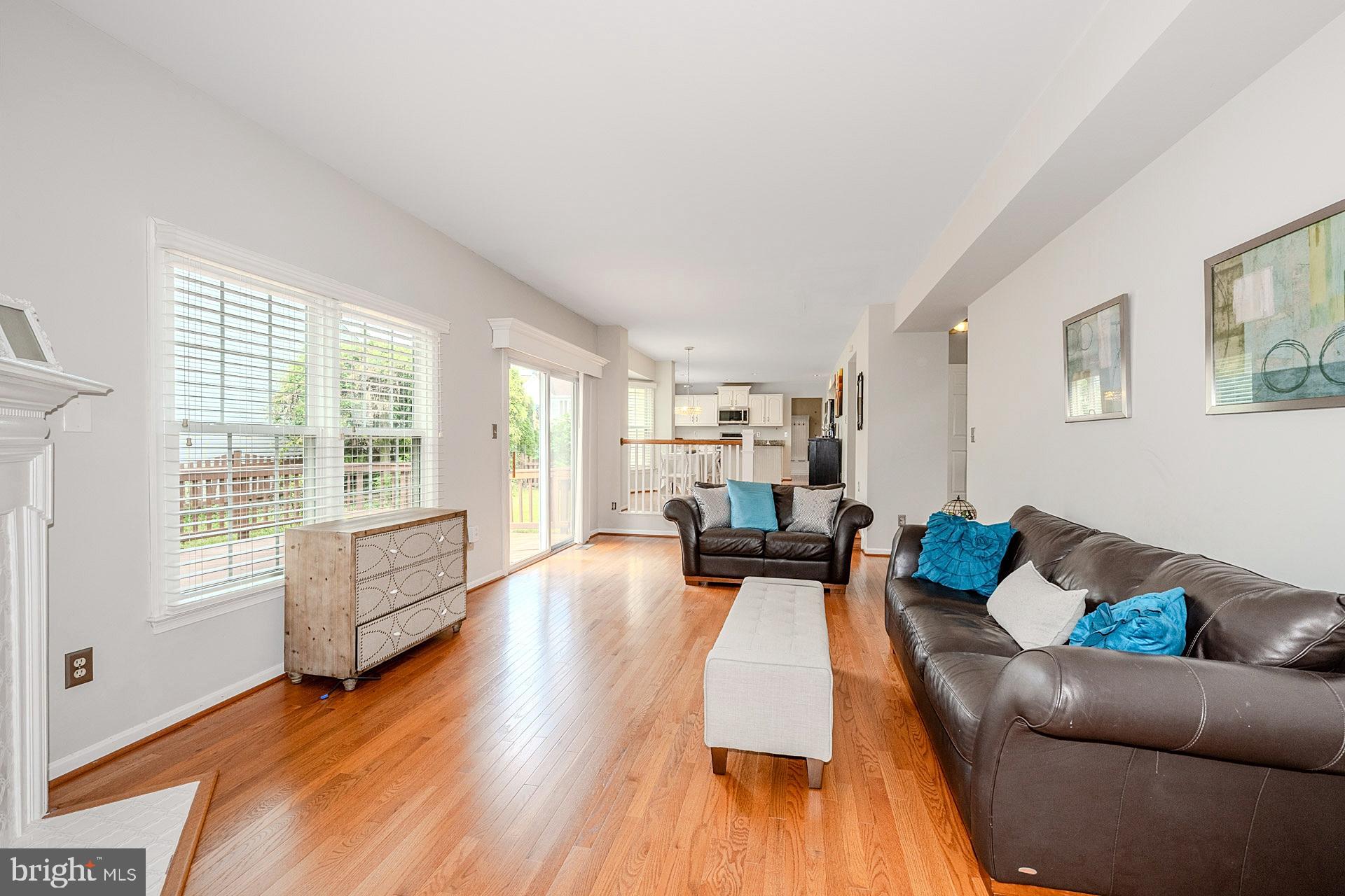 ASHBURN VILLAGE - Residential