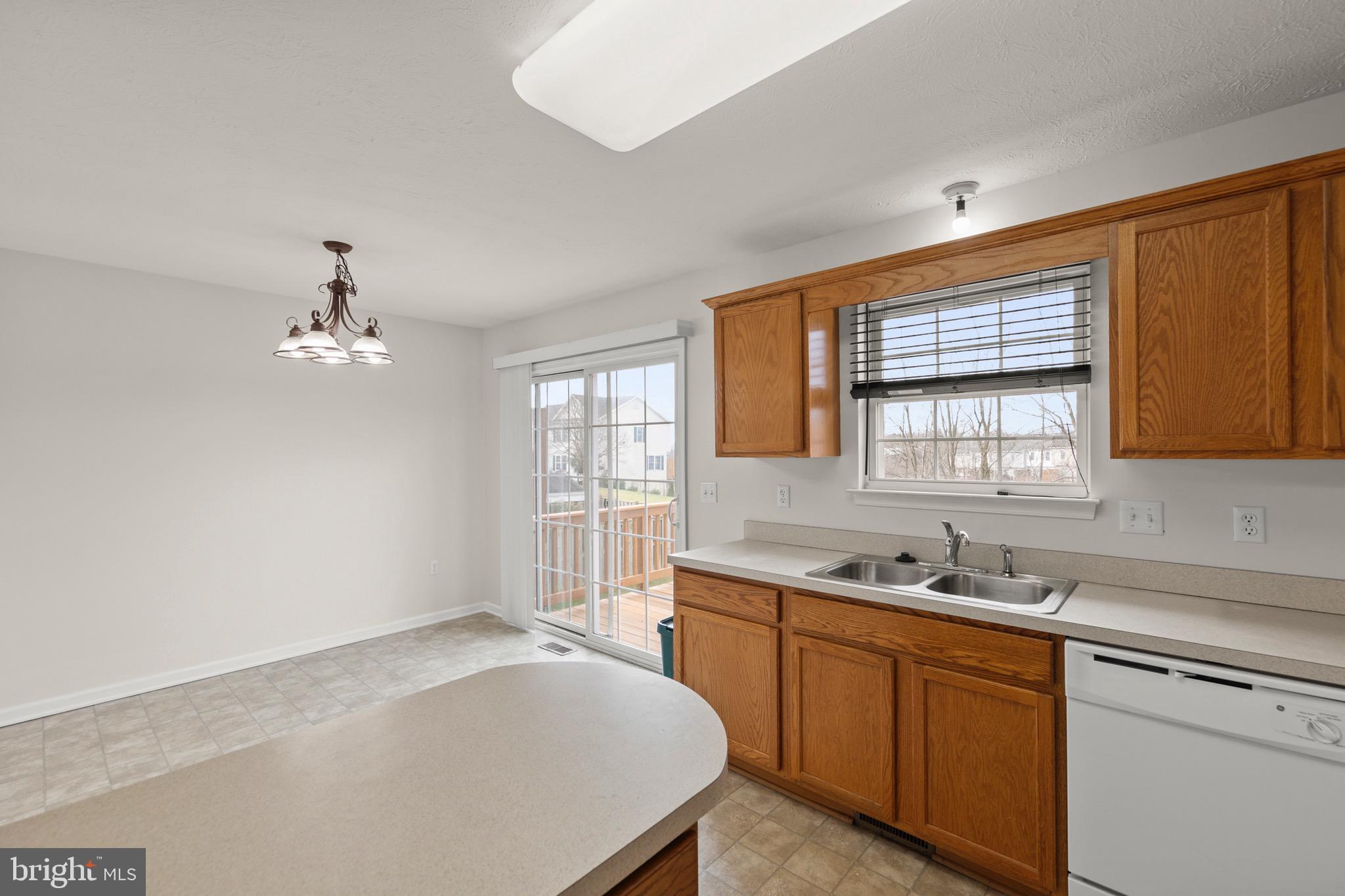 WINDSTONE TOWNHOMES - Residential Lease