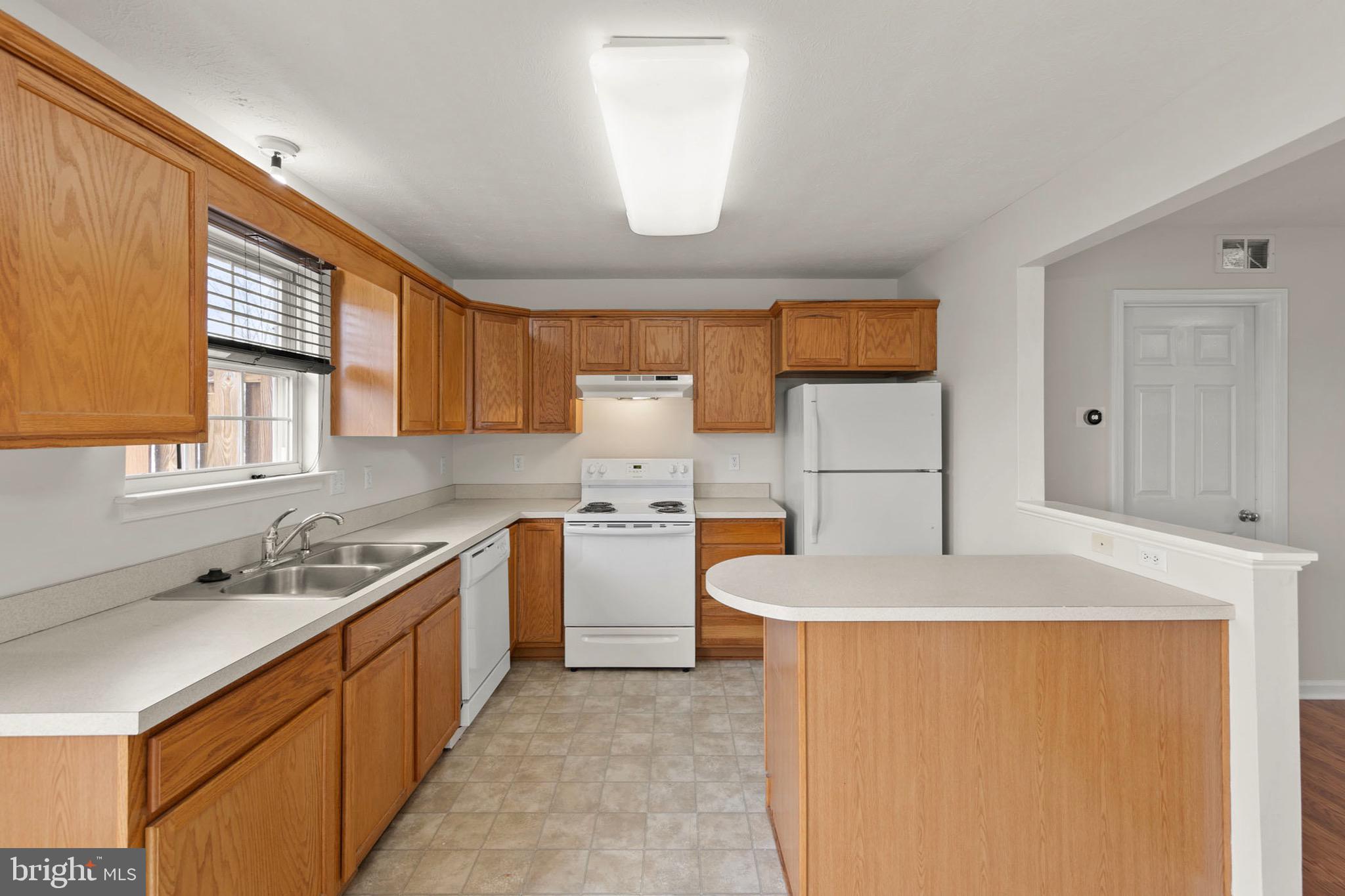 WINDSTONE TOWNHOMES - Residential Lease