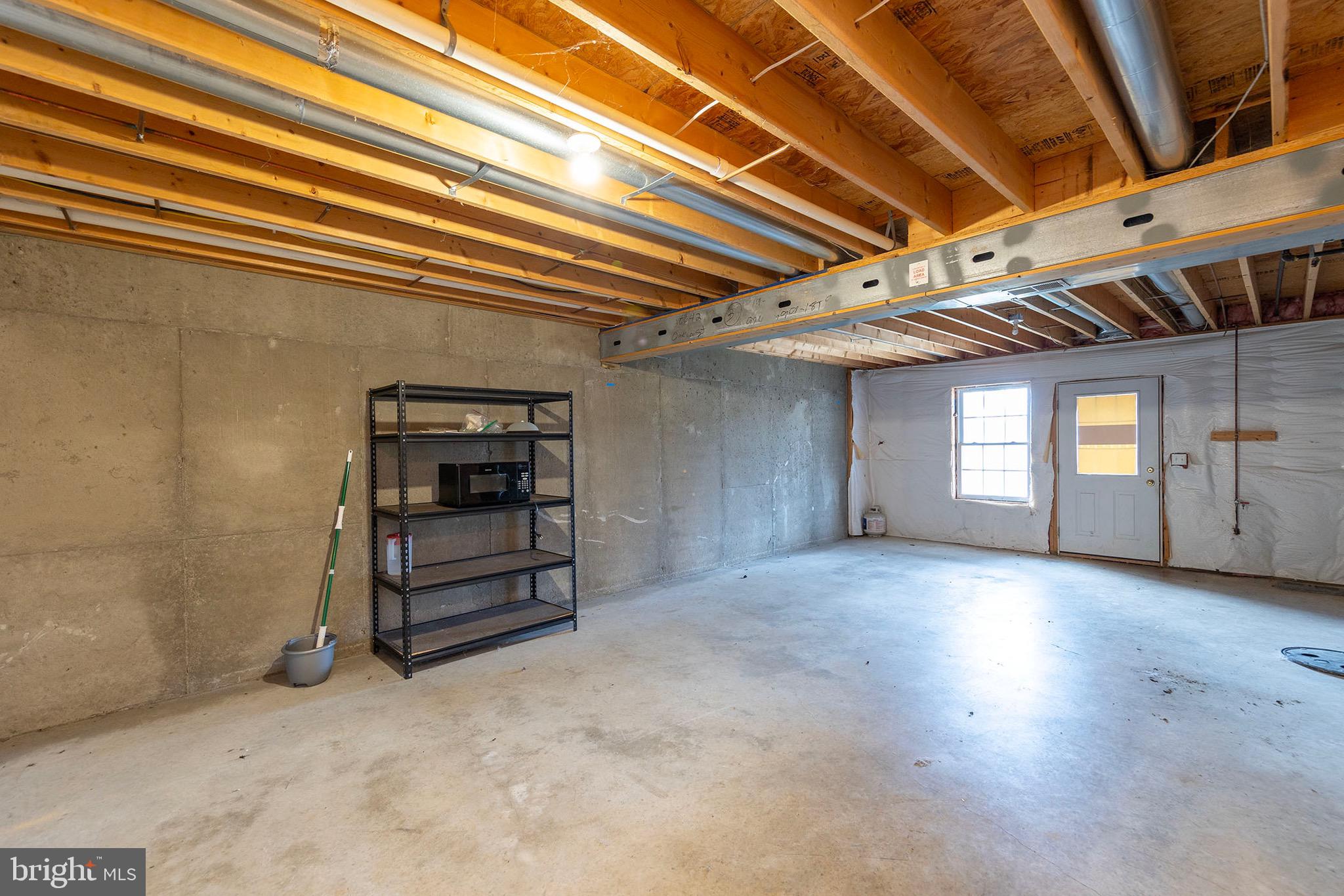 WINDSTONE TOWNHOMES - Residential Lease