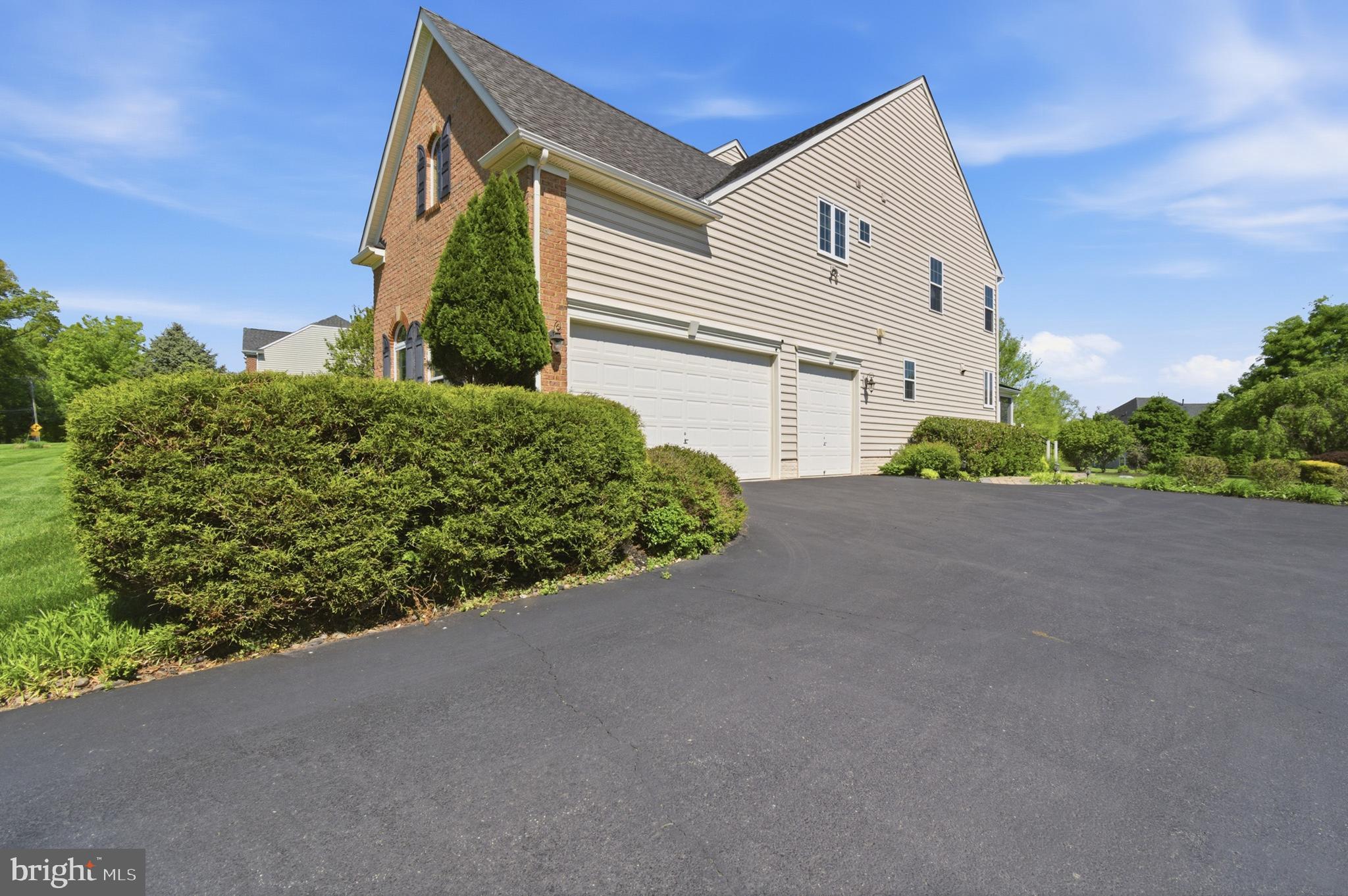 THE WARFIELDS II - Residential