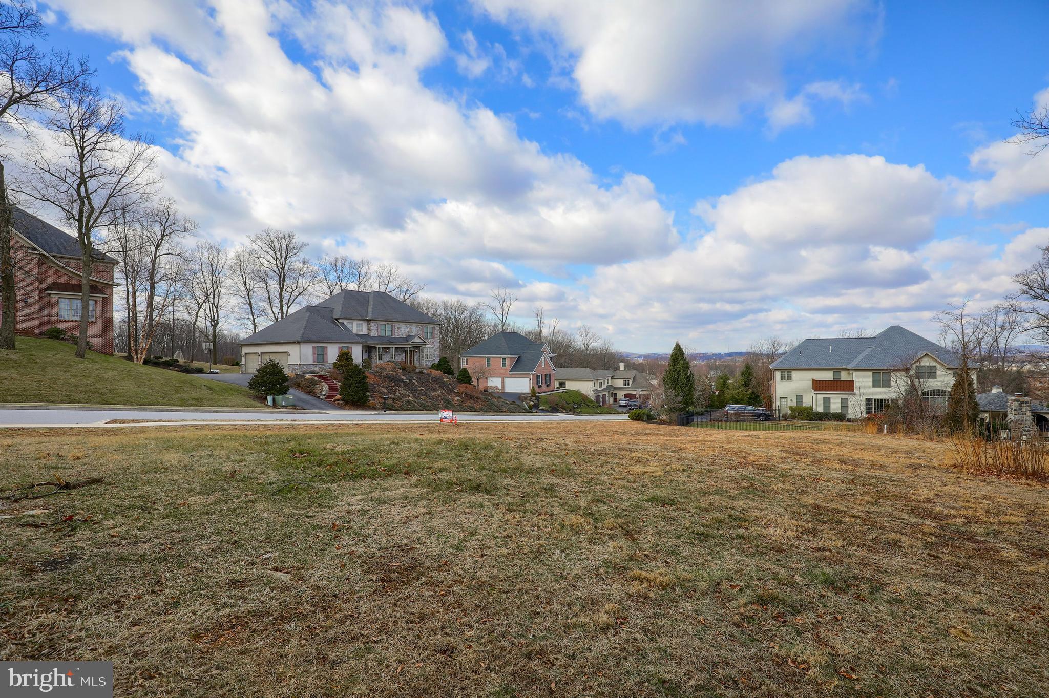 WOODLAND HEIGHTS - Land