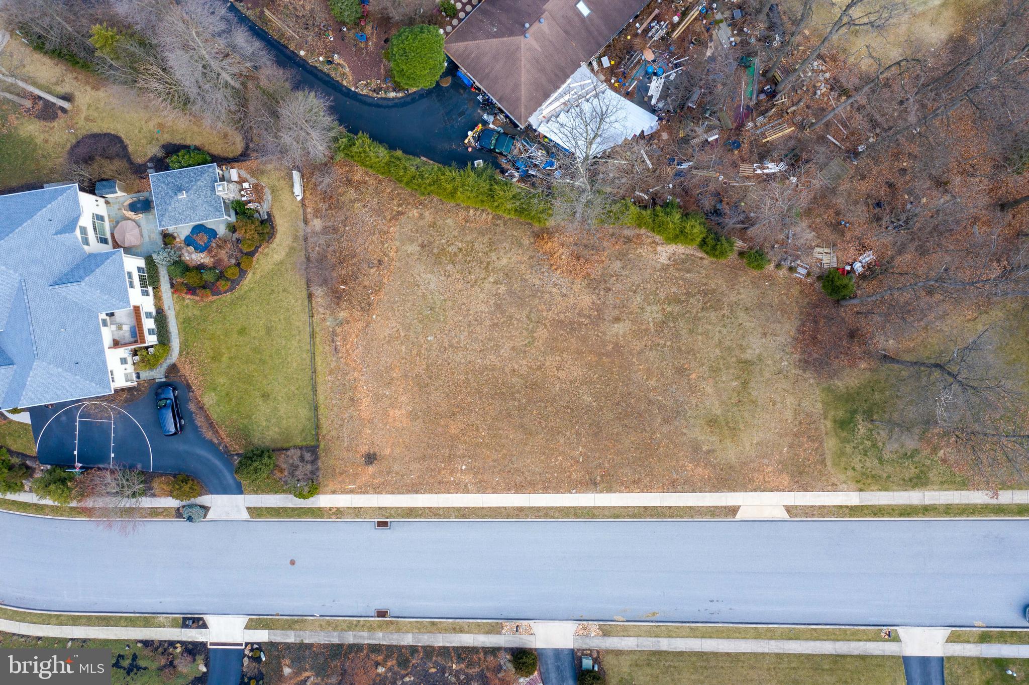 WOODLAND HEIGHTS - Land