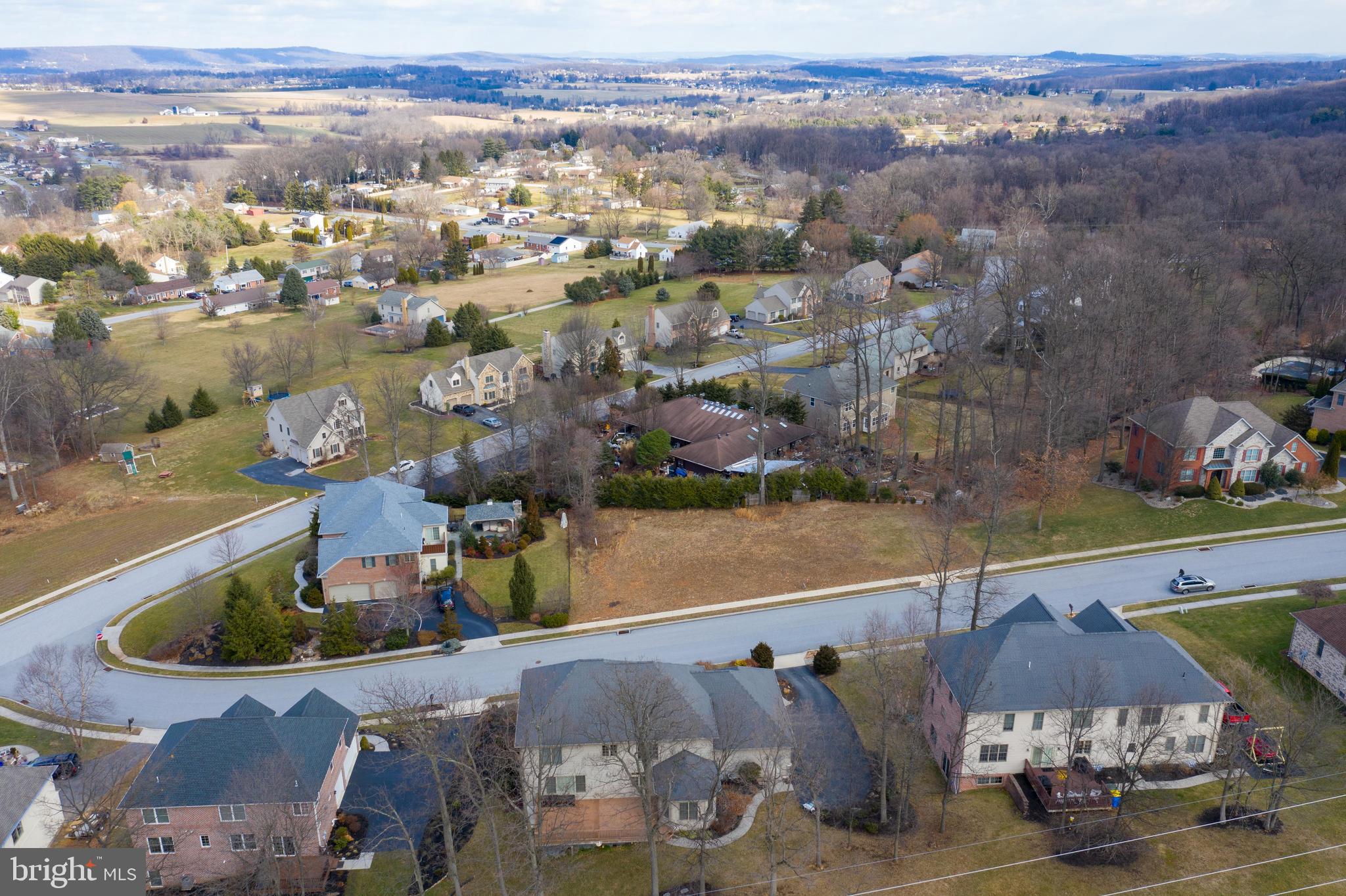 WOODLAND HEIGHTS - Land