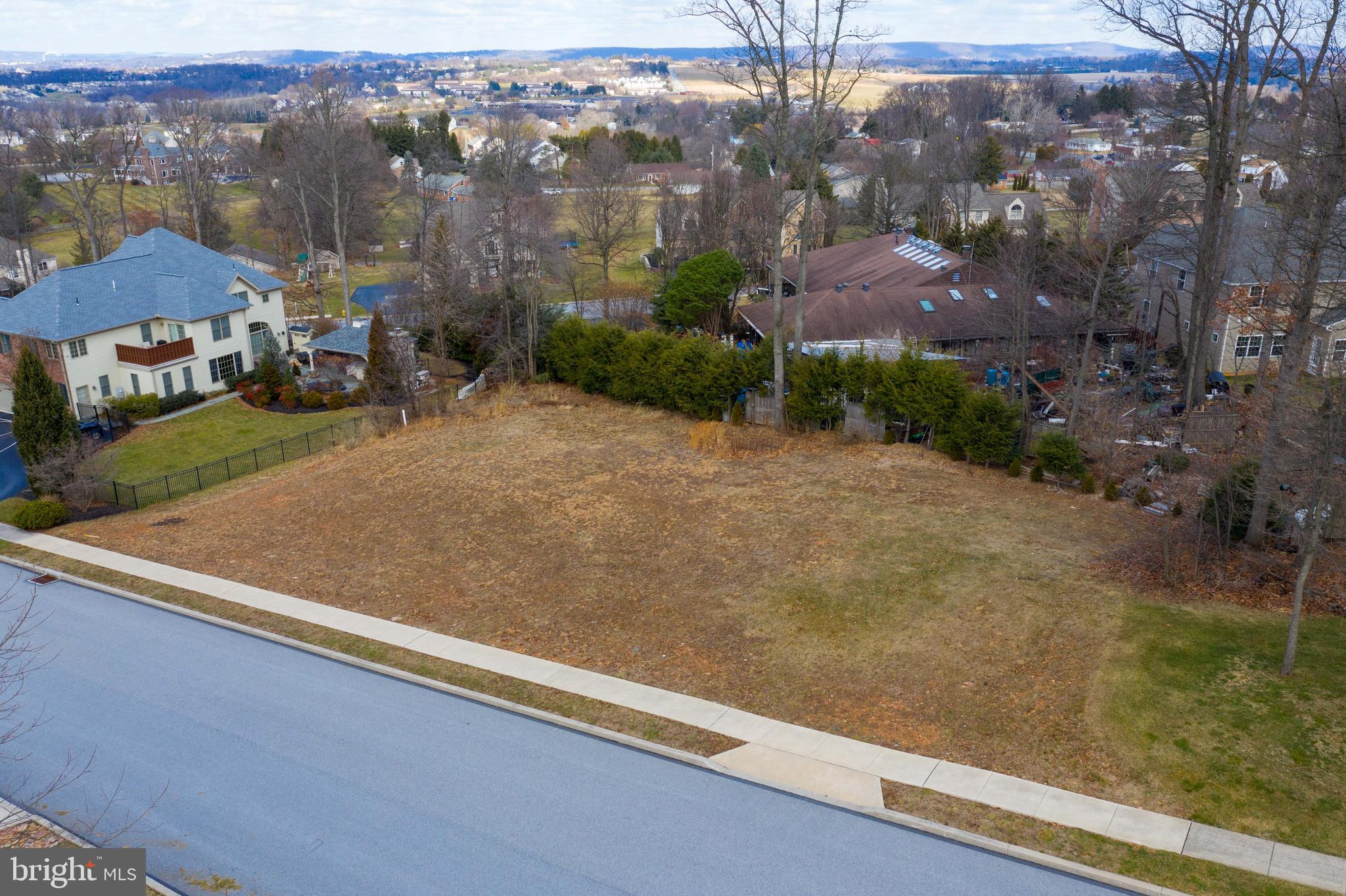 WOODLAND HEIGHTS - Land