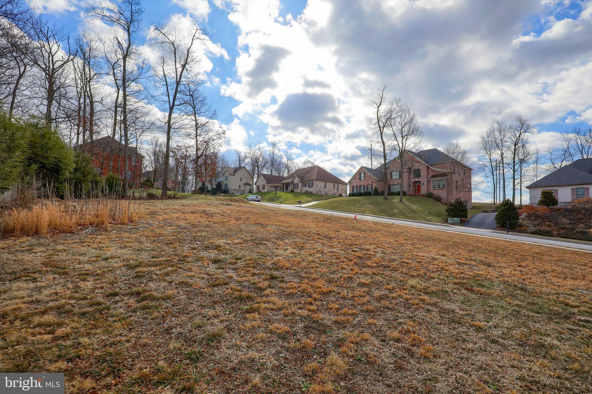 WOODLAND HEIGHTS - Land