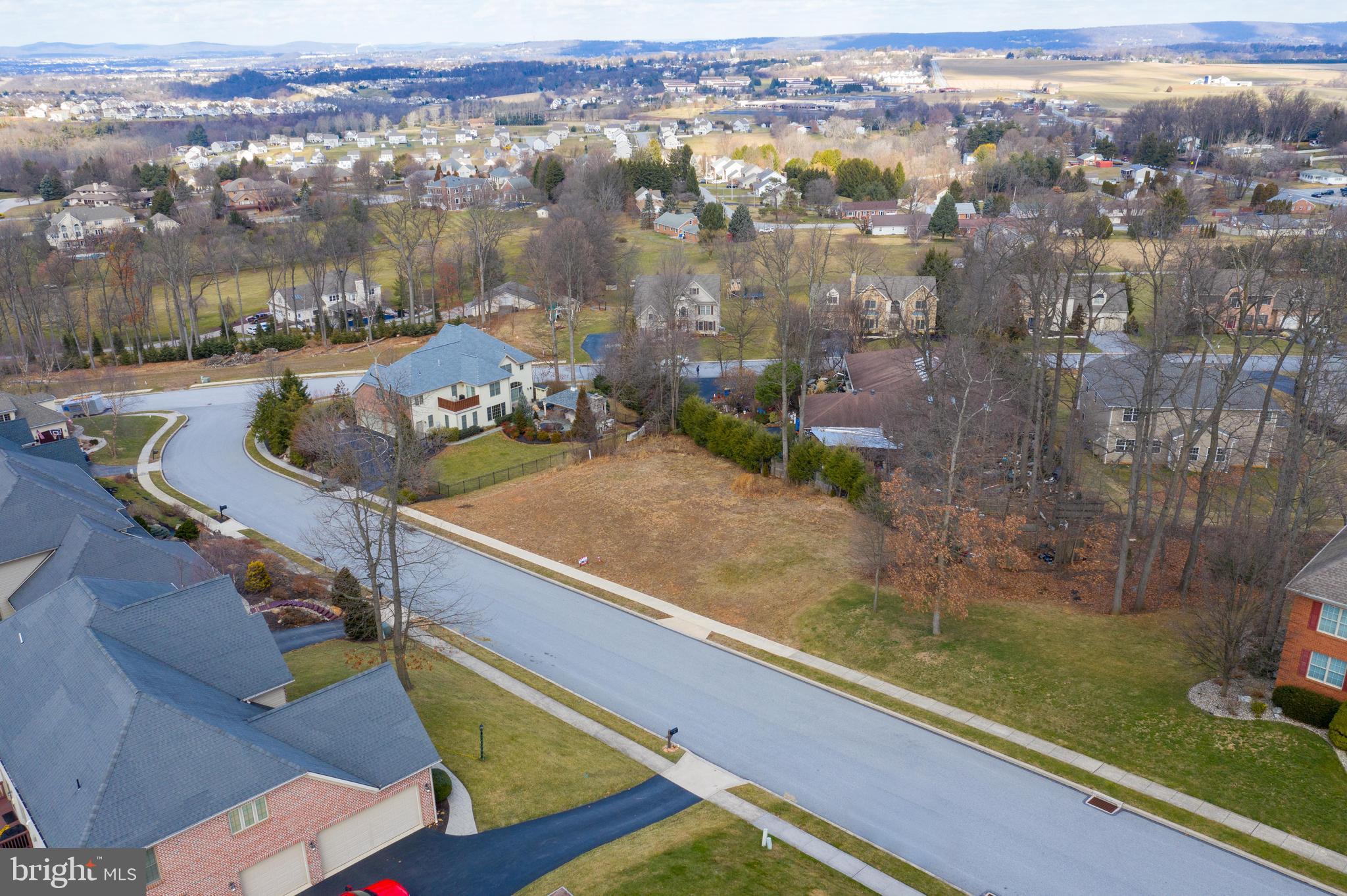 WOODLAND HEIGHTS - Land