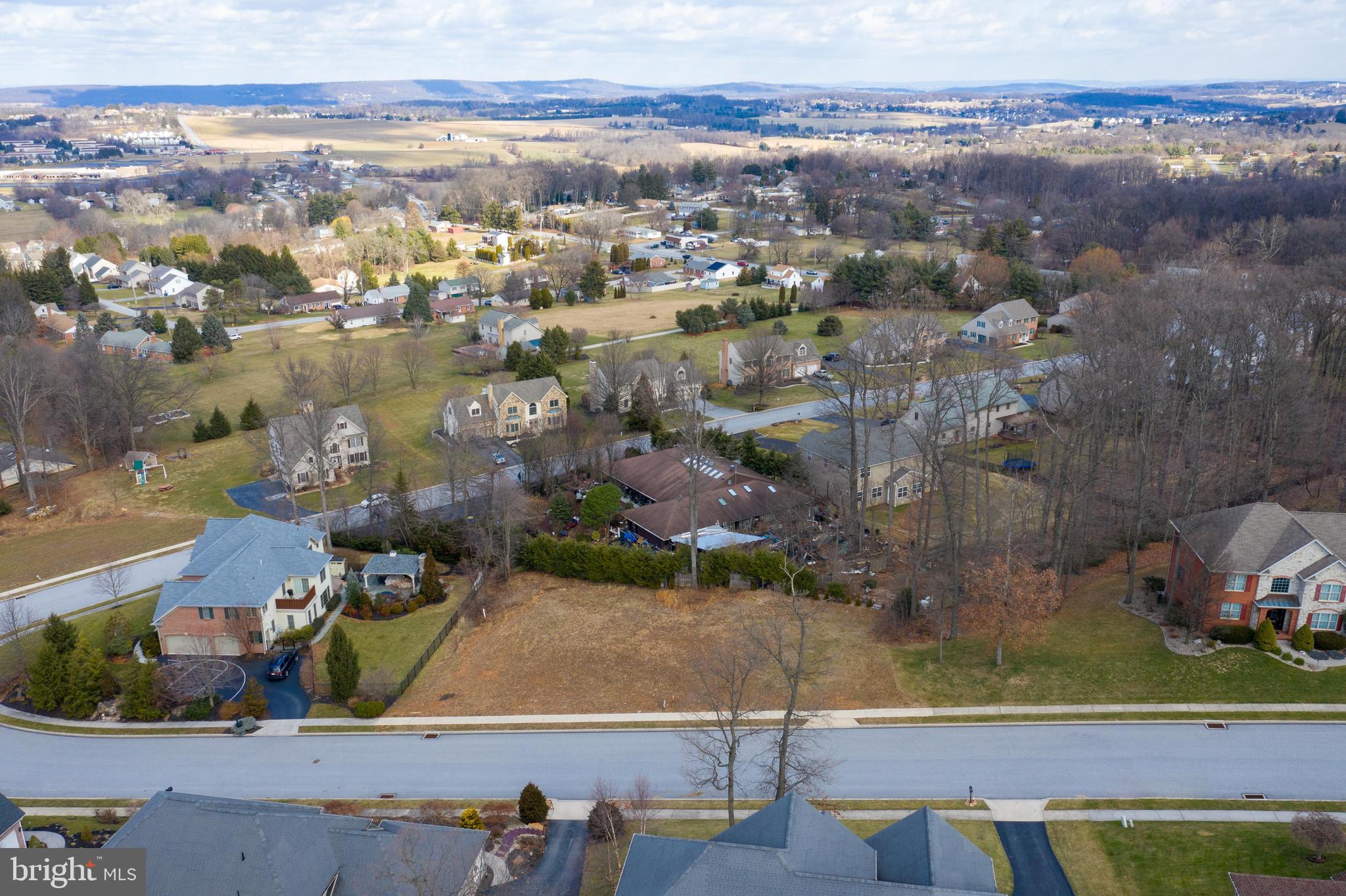 WOODLAND HEIGHTS - Land