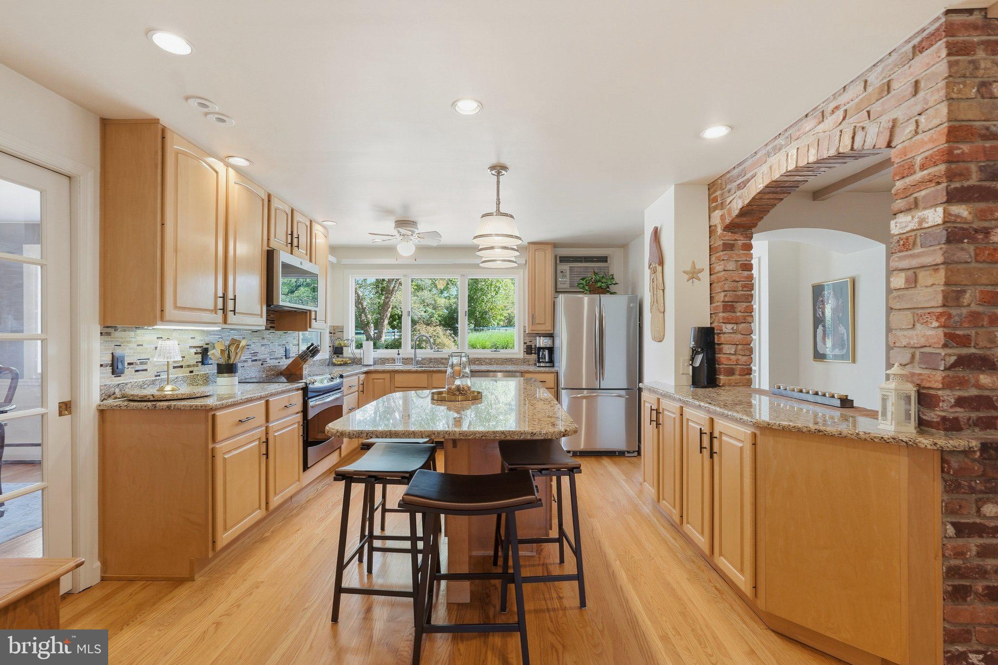 1035 ARCHER LANE