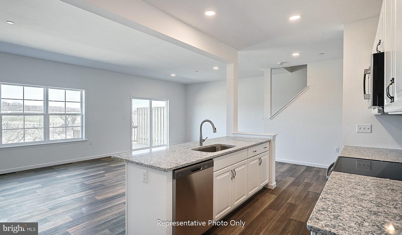 THE TOWNES AT BRIAR CREEK - Residential