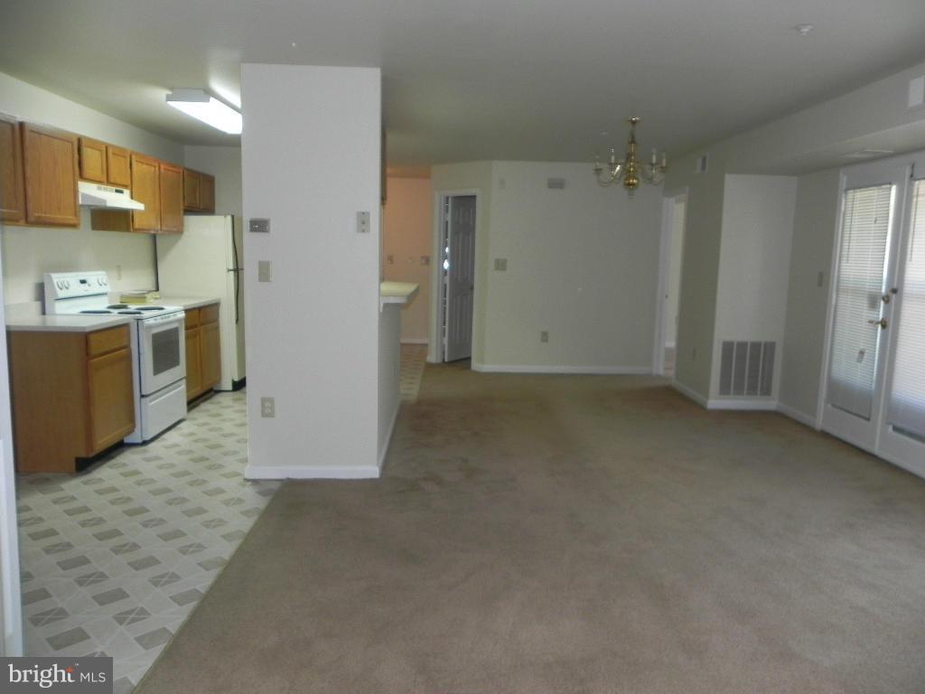 LAKE POINTE AT TOWN CENTER - Residential Lease