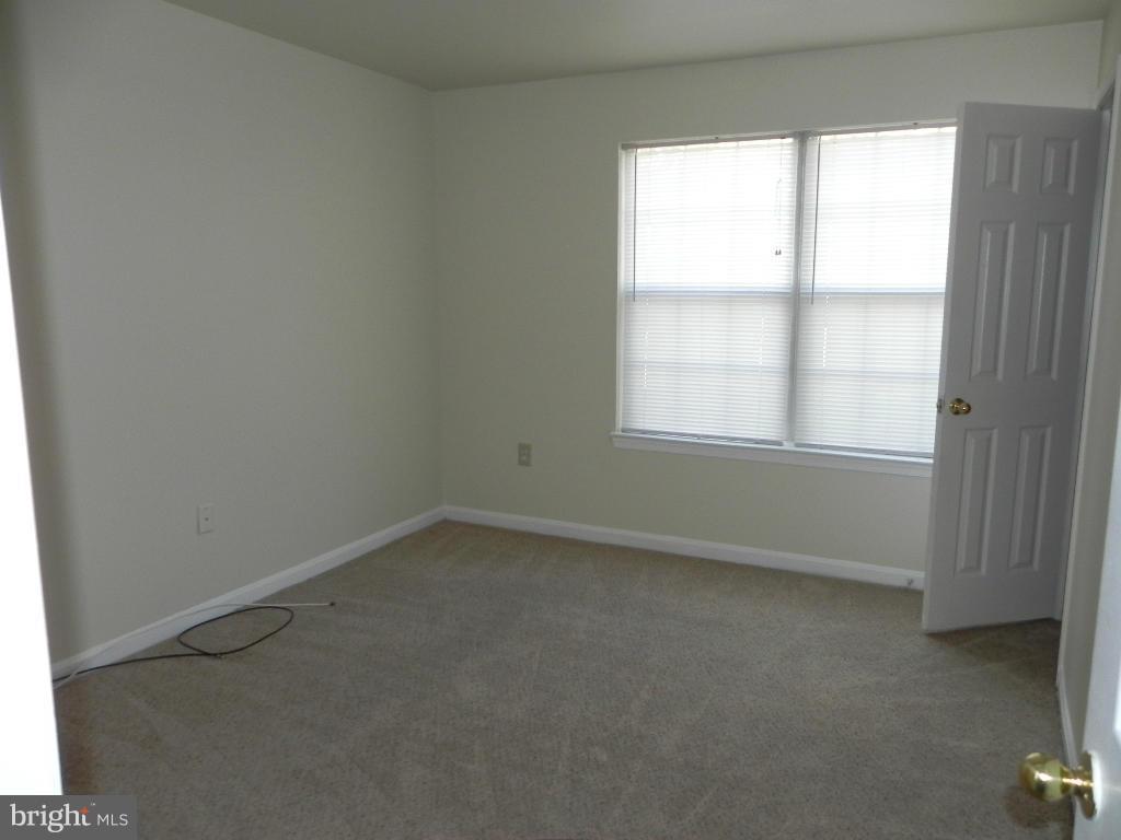 LAKE POINTE AT TOWN CENTER - Residential Lease