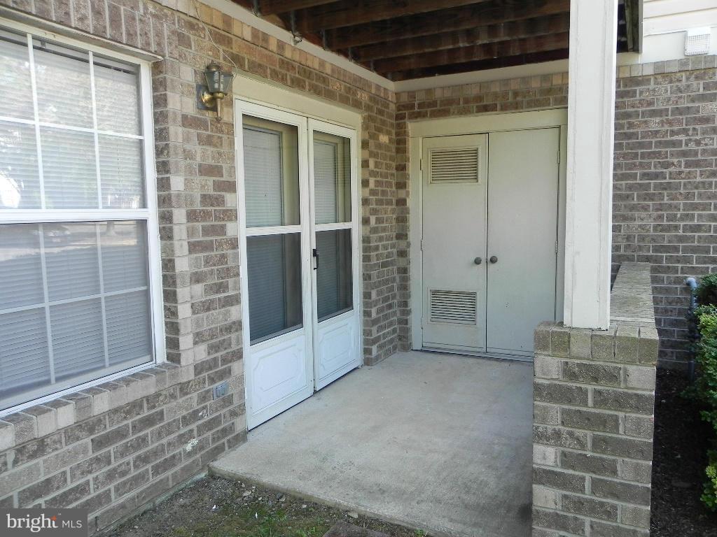 LAKE POINTE AT TOWN CENTER - Residential Lease