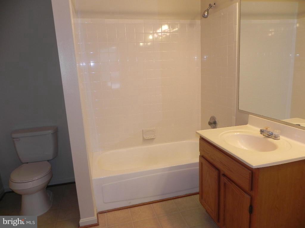 LAKE POINTE AT TOWN CENTER - Residential Lease