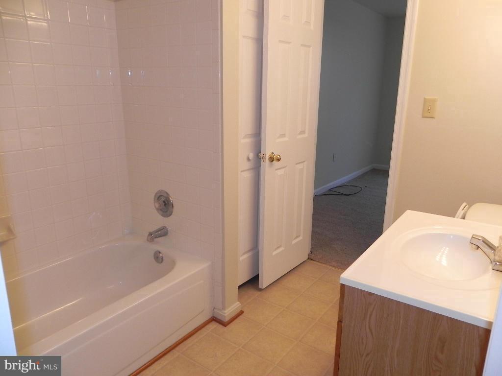 LAKE POINTE AT TOWN CENTER - Residential Lease