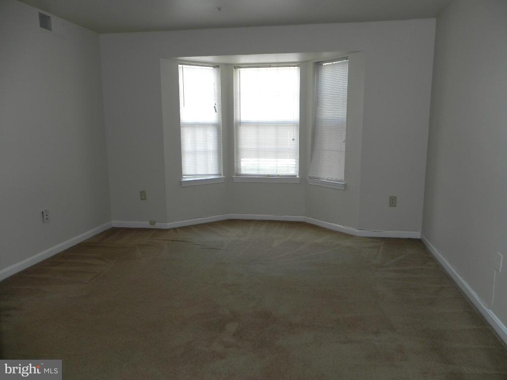 LAKE POINTE AT TOWN CENTER - Residential Lease