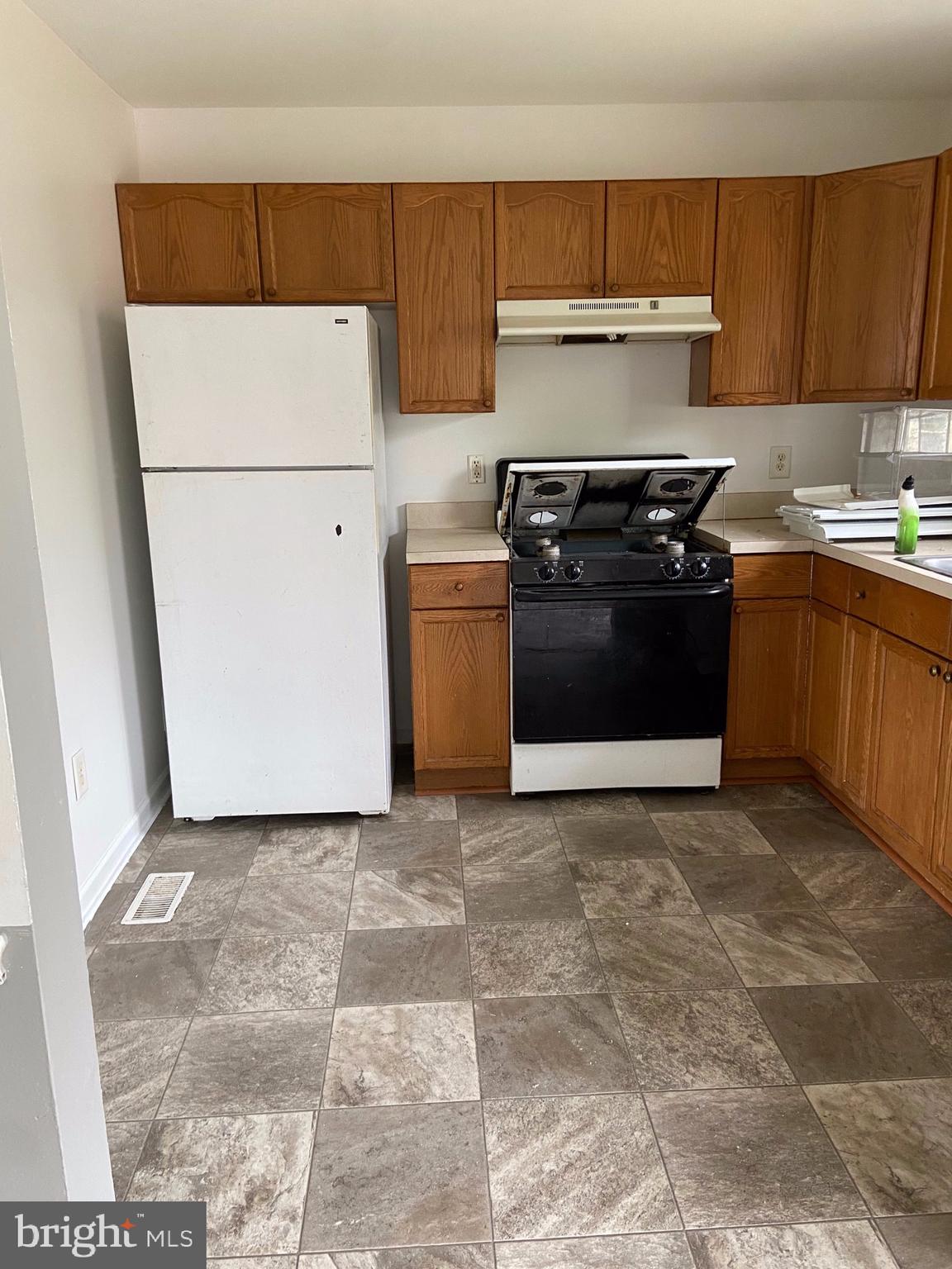 PRENTISS POINT - Residential Lease