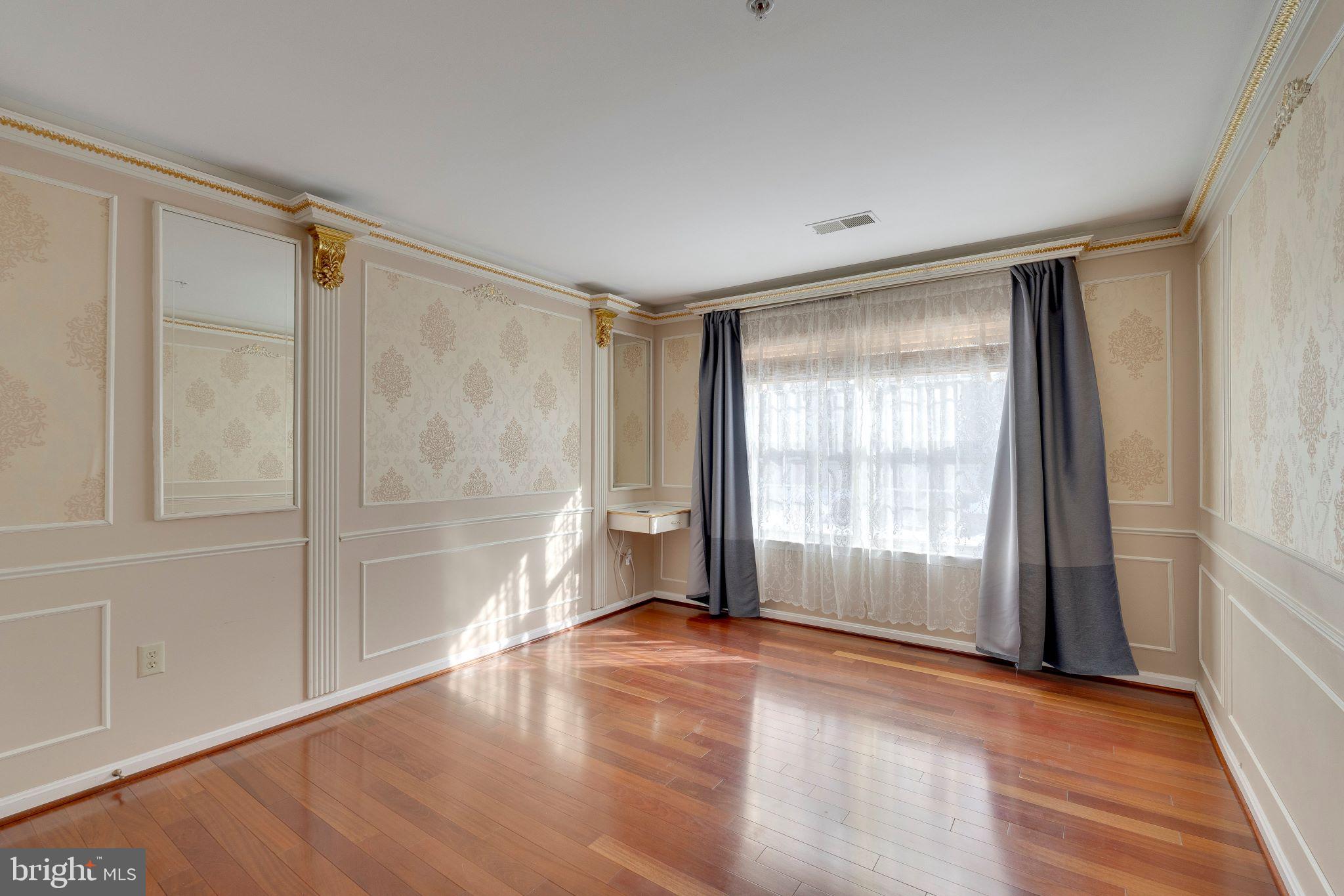 CLARKS CROSSING - Residential Lease