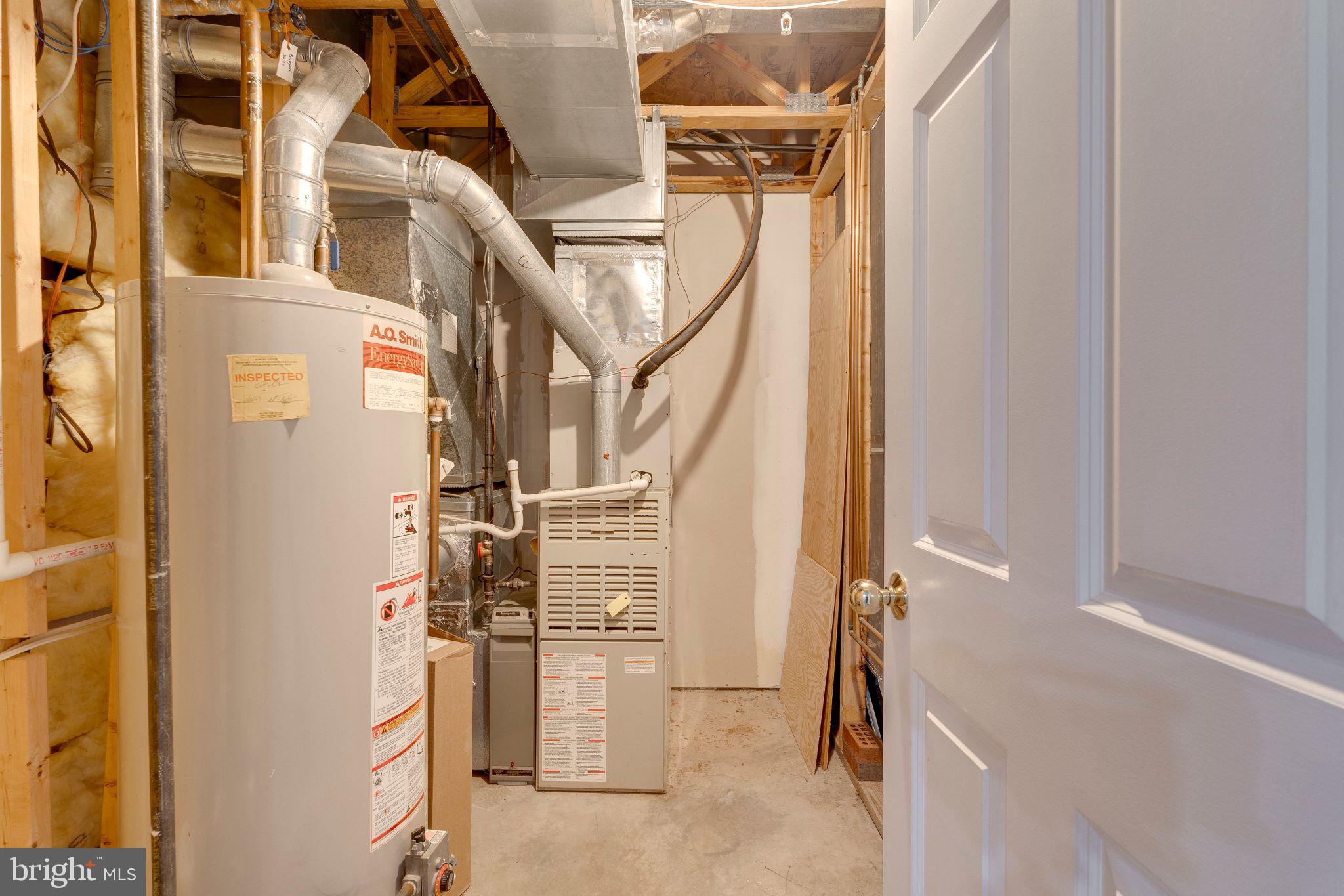 CLARKS CROSSING - Residential Lease