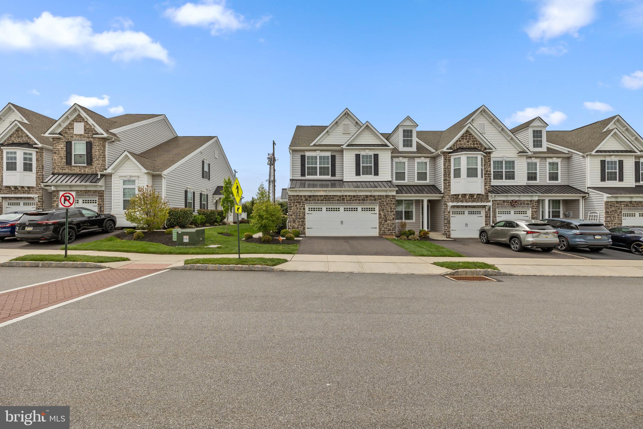 COURTS AT BRYNWOOD - Residential