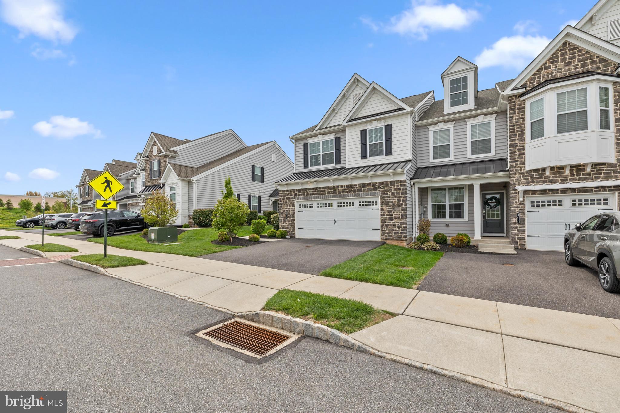 COURTS AT BRYNWOOD - Residential