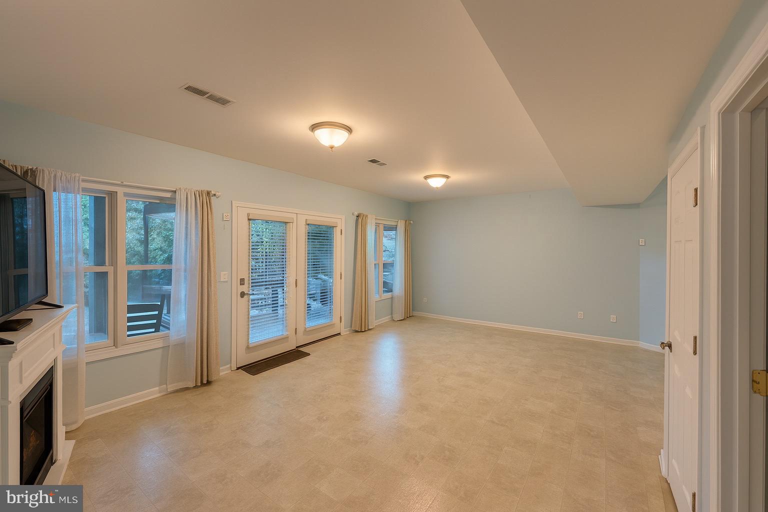 LAKE OF THE WOODS - Residential Lease