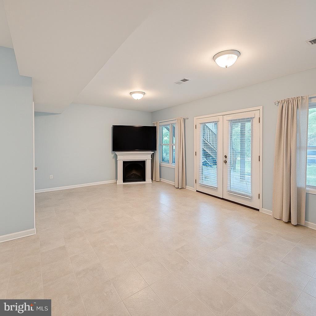 LAKE OF THE WOODS - Residential Lease