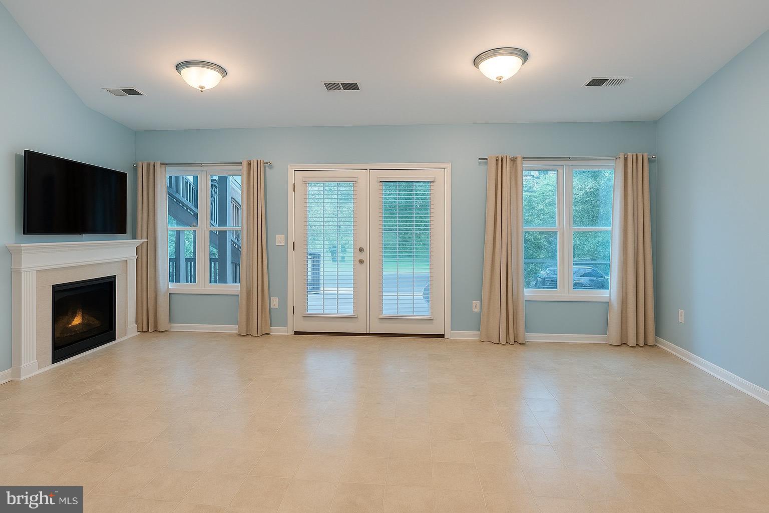 LAKE OF THE WOODS - Residential Lease