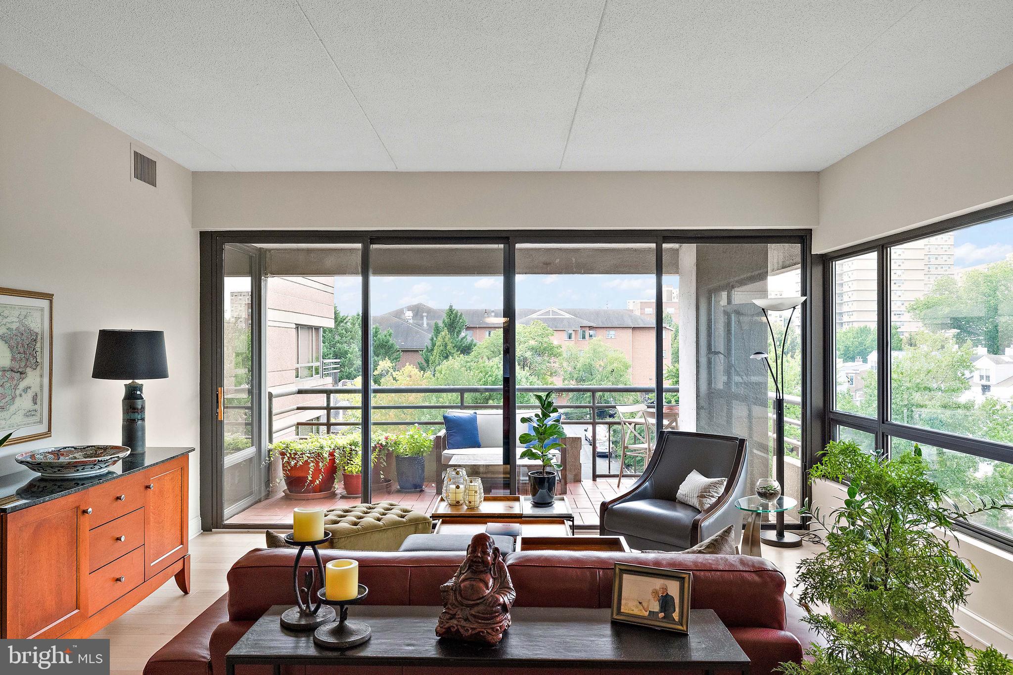 PARK PLAZA - Residential